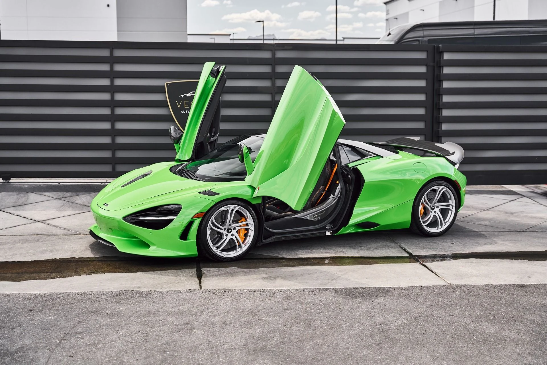 mph004_2590010905_Used_2025_Mc_Laren_750_S_1784081665_98c67115e4