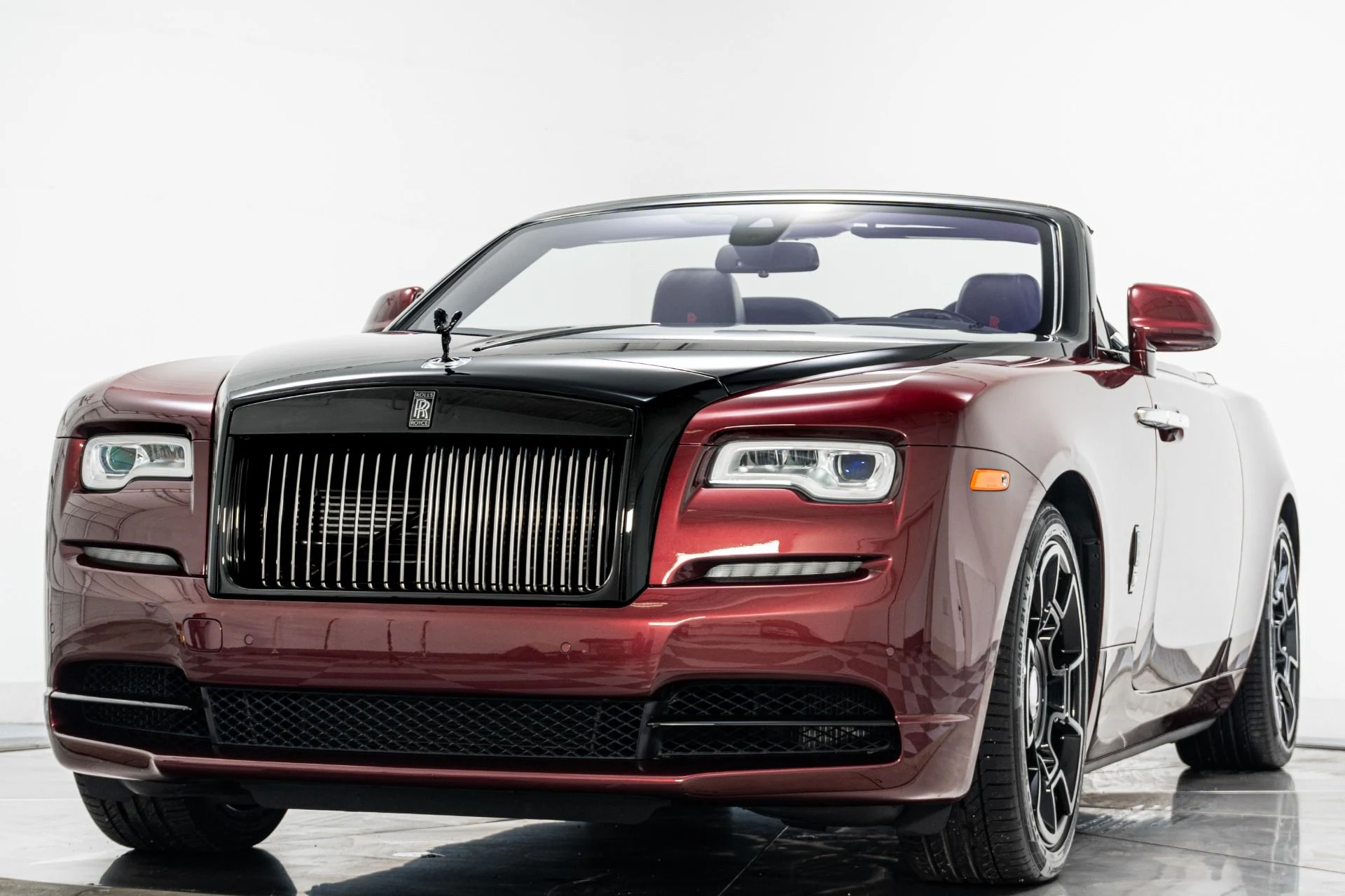 mph004_2595653323_Used_2019_Rolls_Royce_Dawn_Black_Badge_1773693933_df5a823abc