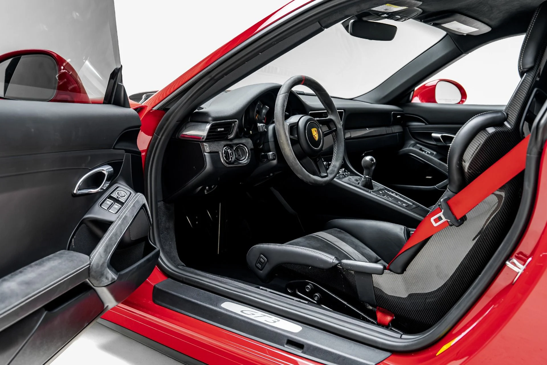 mph004_259895829_Used_2019_Porsche_911_GT_3_1784182059_58653d6189