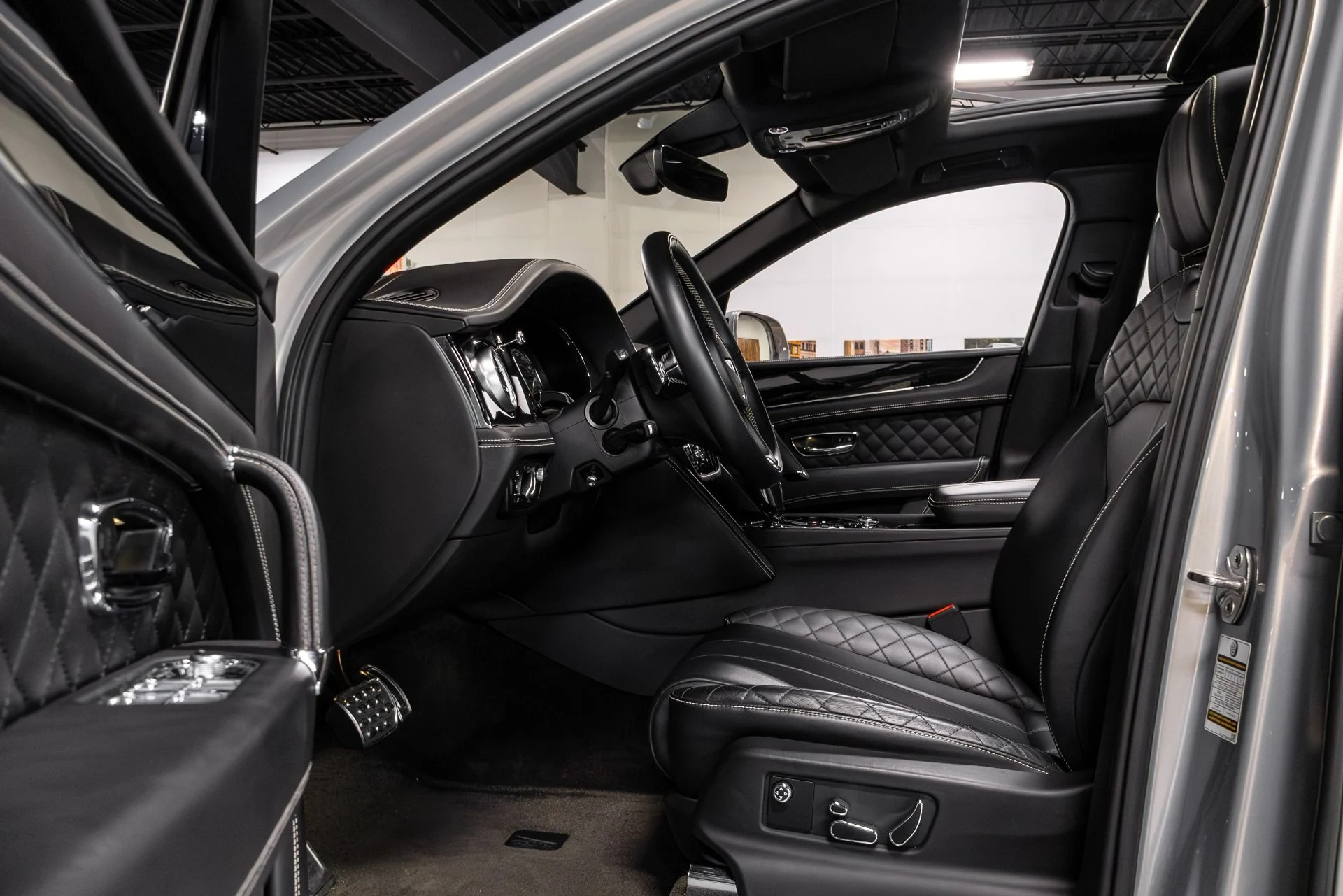 mph004_262165479_Used_2017_Bentley_Bentayga_W12_1769451007_a3be9a5da5