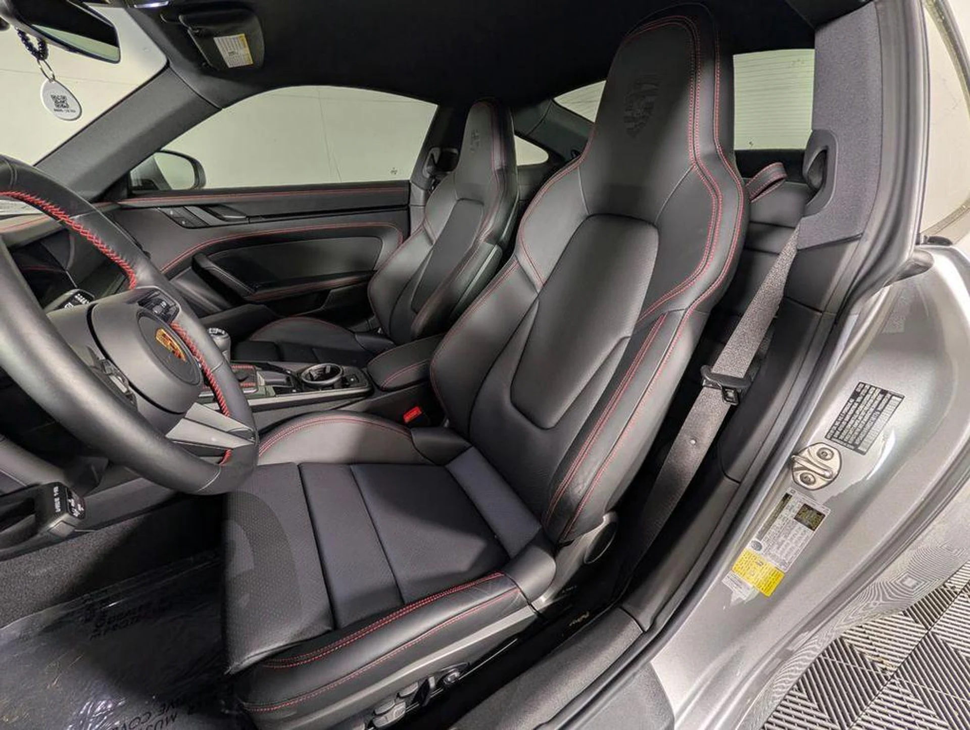 mph004_2635271486_rbezm697_OF_Rdtvl_p3im_Olw_O8d_I_593d024159