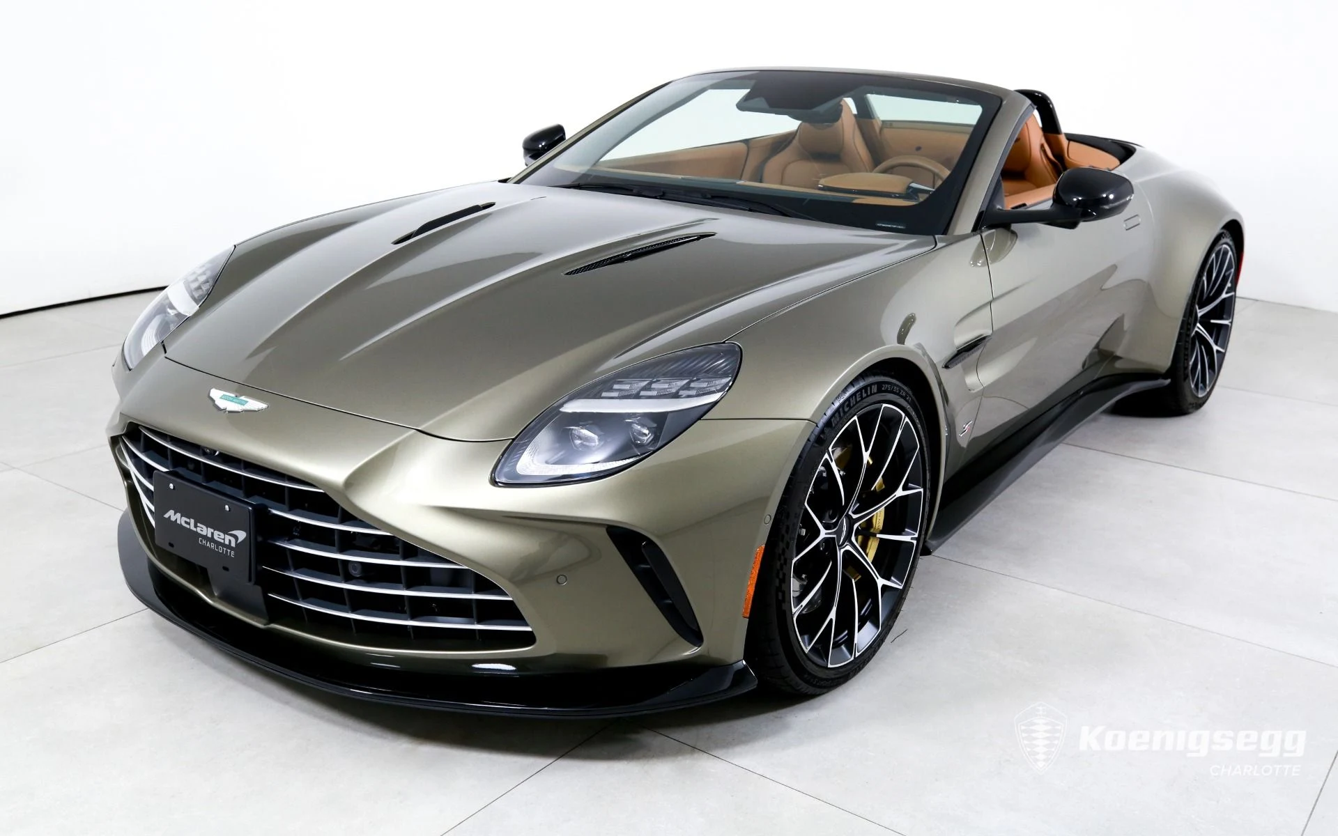 mph004_2635606700_Used_2026_Aston_Martin_Vantage_S_Roadster_1782838259_b707bae189