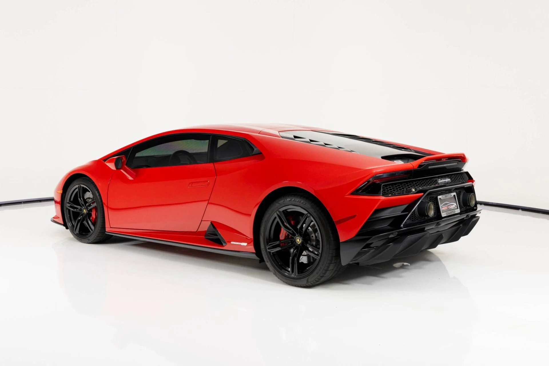 mph004_2636676137_Used_2021_Lamborghini_Huracan_EVO_1762806435_dc3dc0a43d