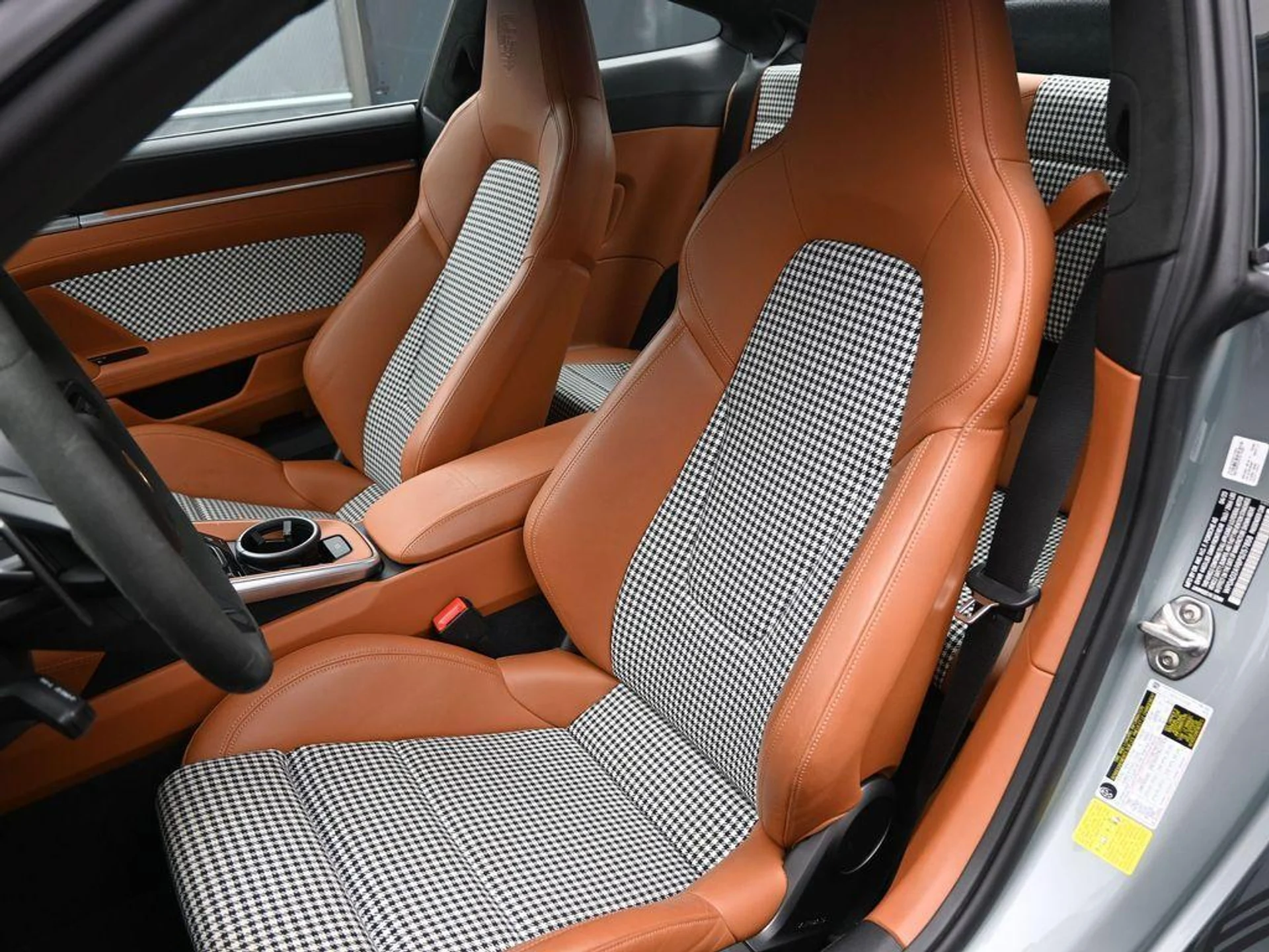 mph004_2637160210_ZD_Rj7_Yy_Dt_I_Hvbk7x_X_Pi_Msws40_DM_b7d2adbf8d