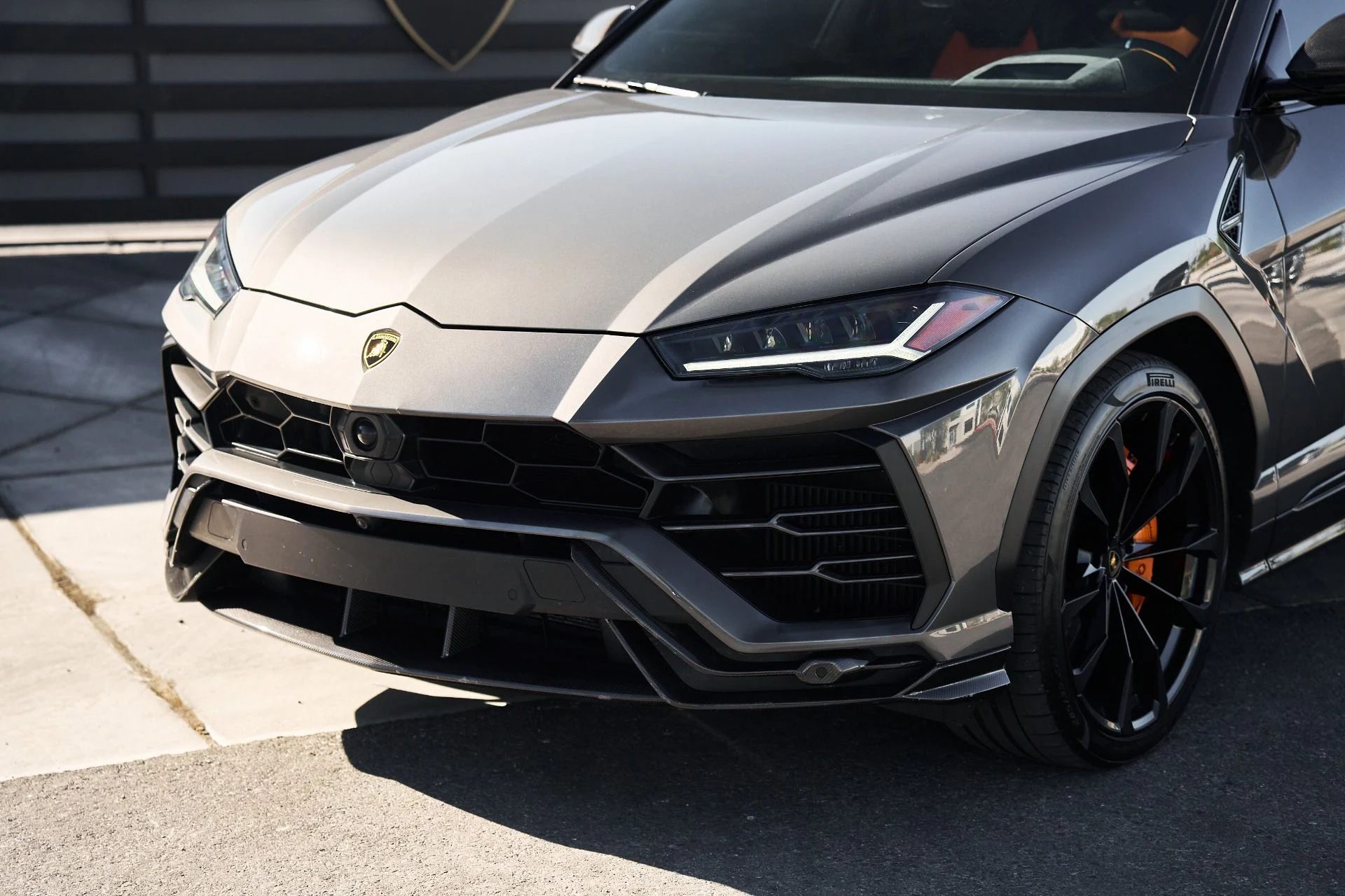 mph004_2638123790_Used_2022_Lamborghini_Urus_Base_1759562015_2e5e2797e7