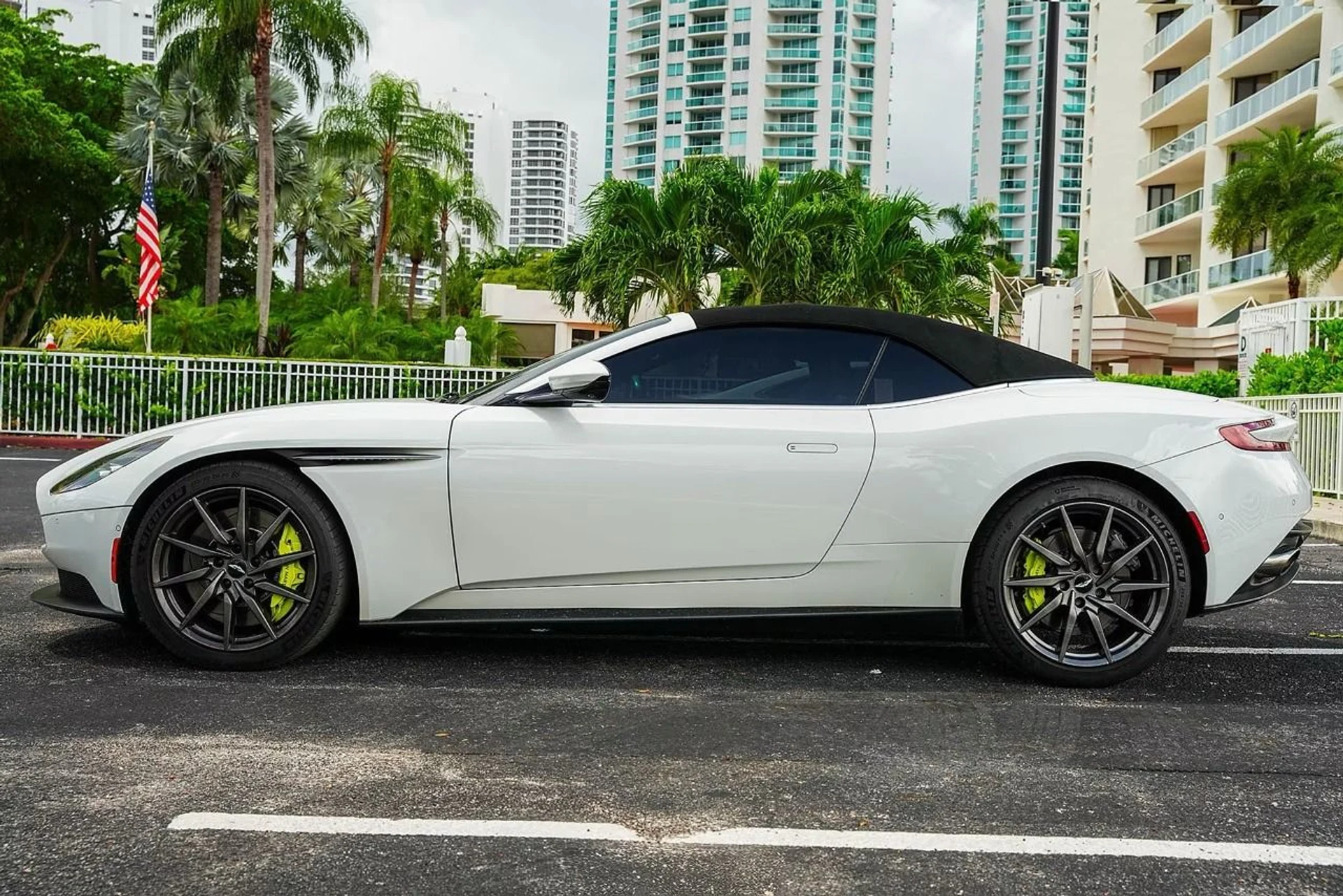 mph004_2639070757_Used_2019_Aston_Martin_DB_11_Volante_1768416497_e92e4fe32c