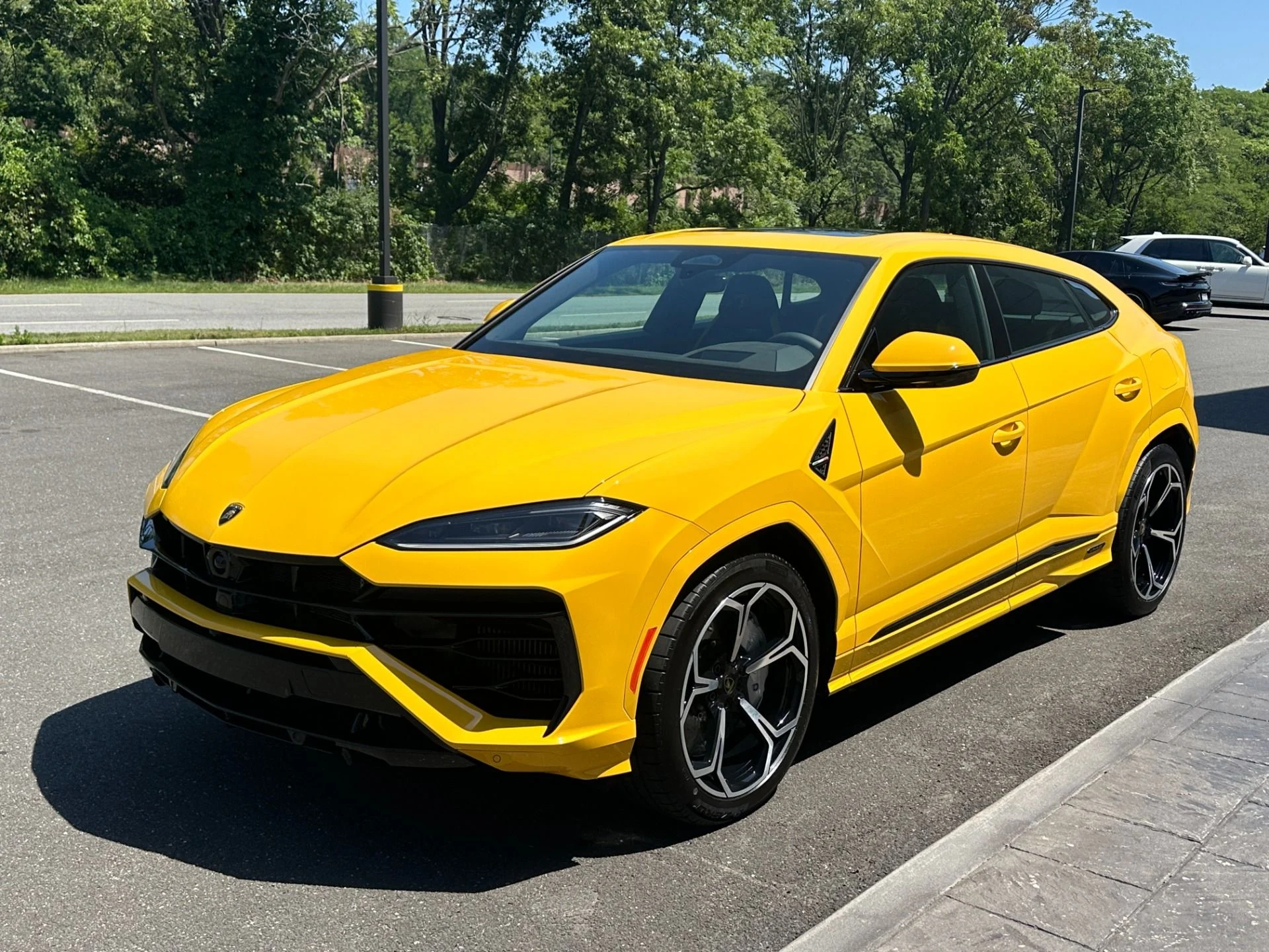 mph004_2644683798_Used_2026_Lamborghini_Urus_SE_1783720156_5889c87875