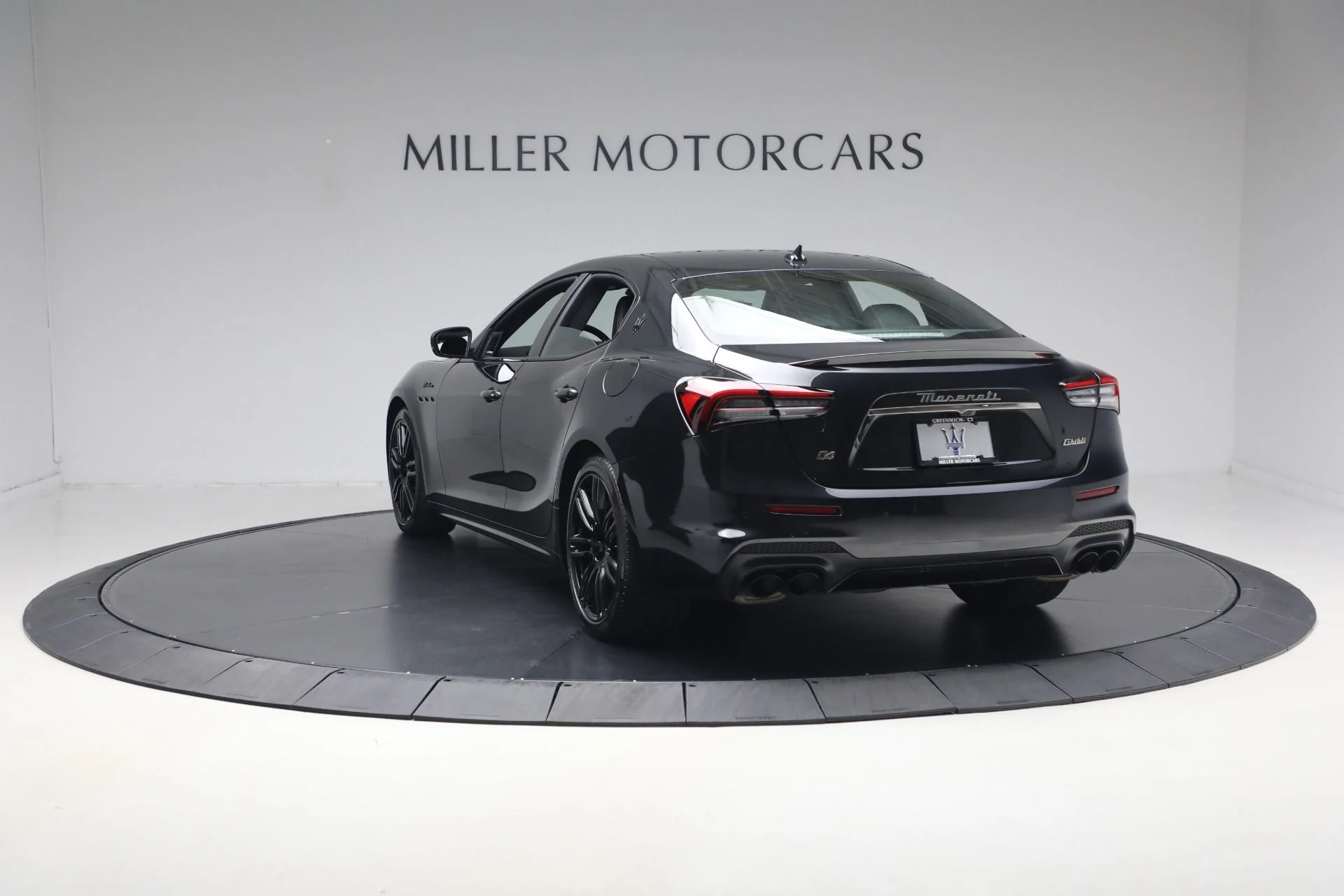 mph004_2647540953_Used_2023_Maserati_Ghibli_Modena_Q4_1784566896_5e753f369b
