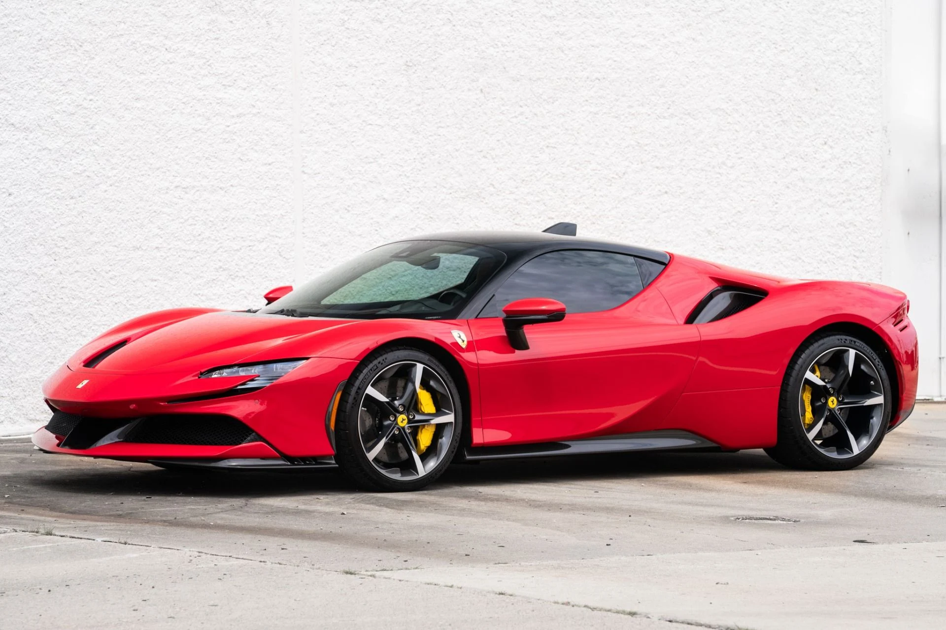 mph004_2651491121_Used_2023_Ferrari_SF_90_Stradale_1753986434_6d055900a9