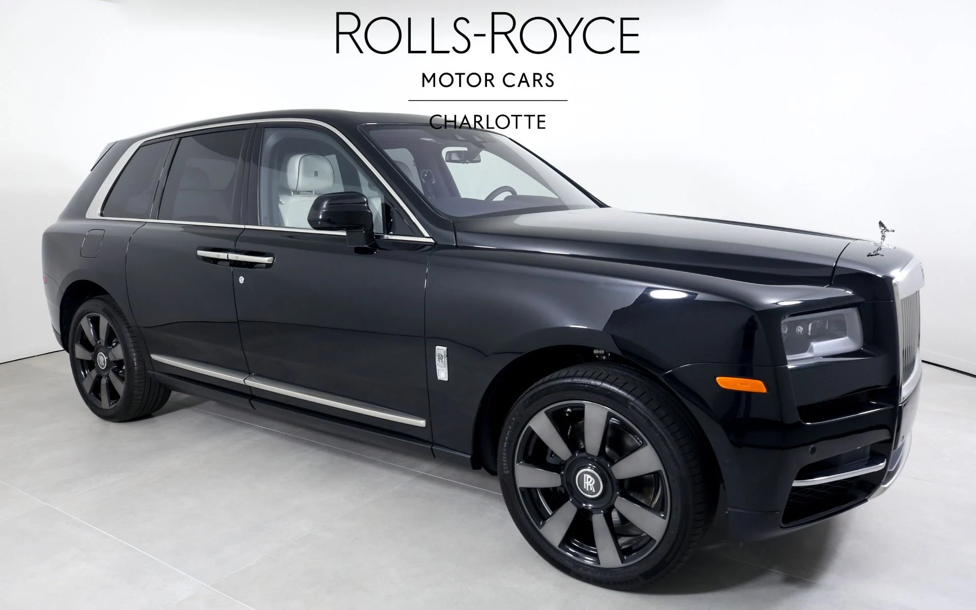 mph004_2655048110_Used_2023_Rolls_Royce_Cullinan_1694817003_0e6d443293