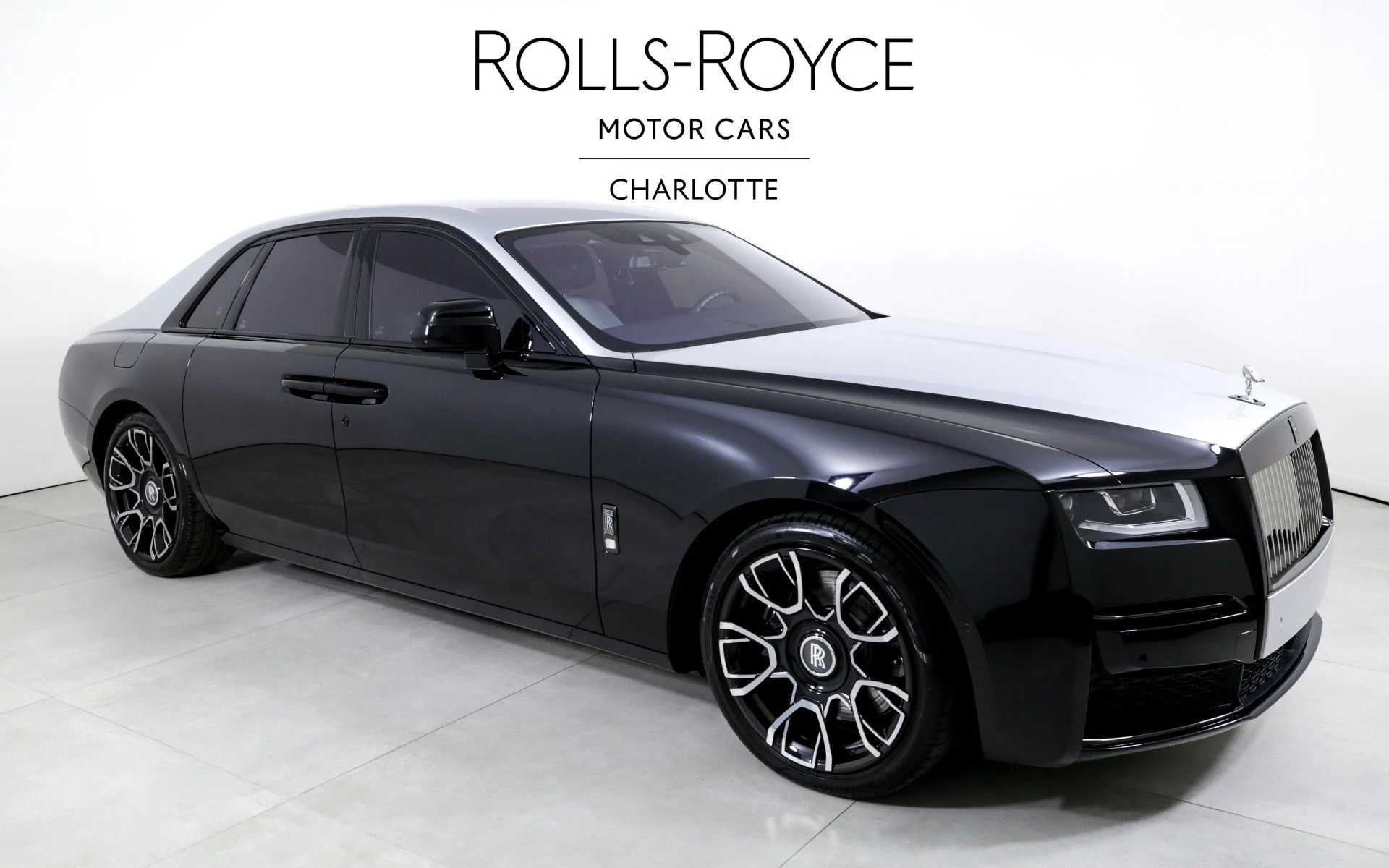 mph004_2660700658_Used_2022_Rolls_Royce_Black_Badge_Ghost_1713469373_005143e80d