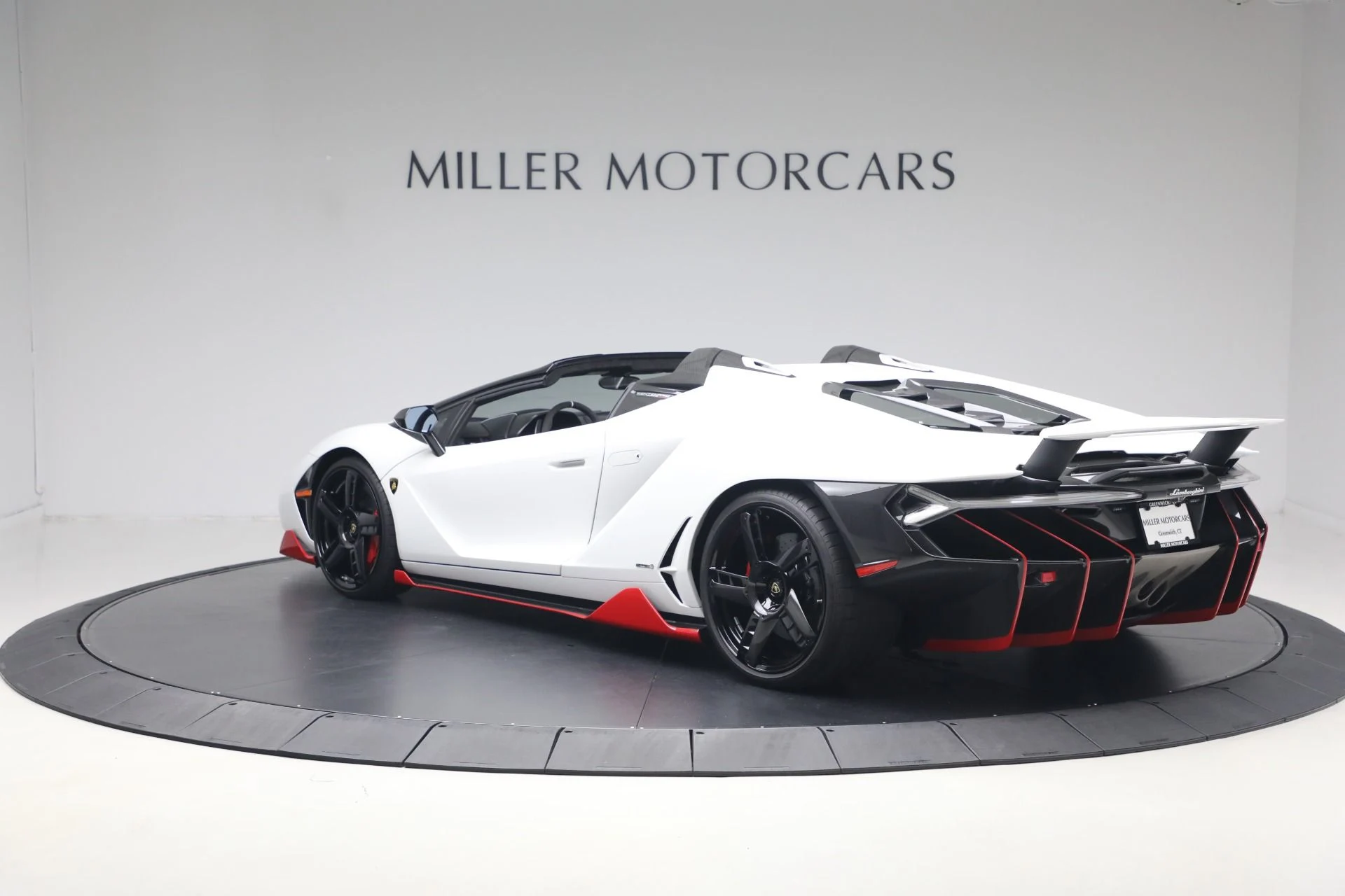 mph004_2661630459_Used_2017_Lamborghini_Centenario_Roadster_1778176880_2baa83ed23