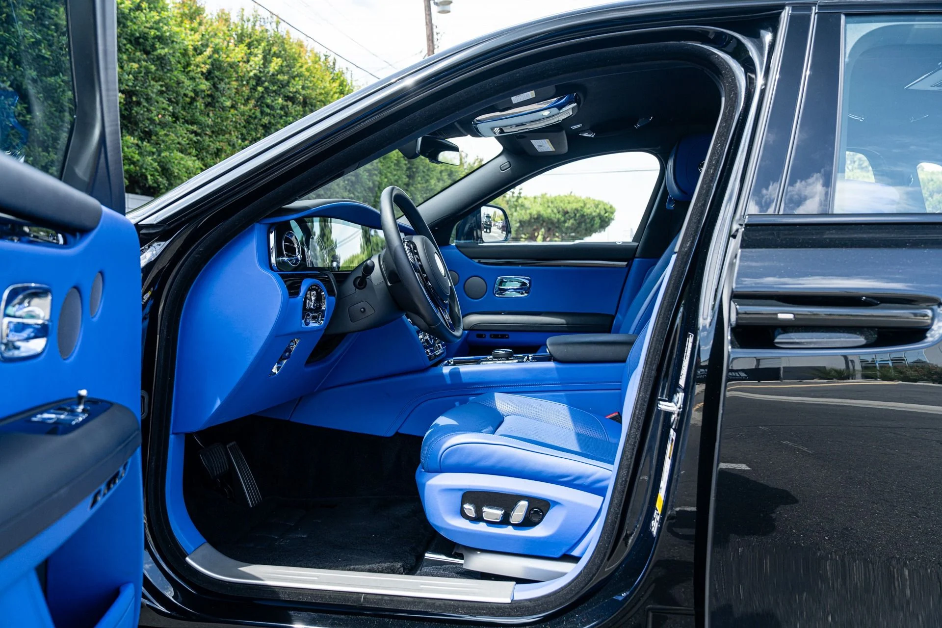 mph004_2662867094_Used_2022_Rolls_Royce_Ghost_1753158269_eedd88de94