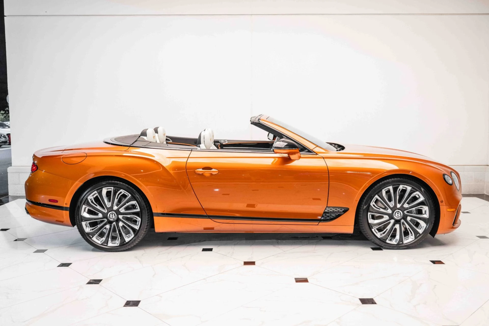 mph004_2665140511_Used_2024_Bentley_Continental_GTC_Mulliner_W12_1720134236_226ce03eea