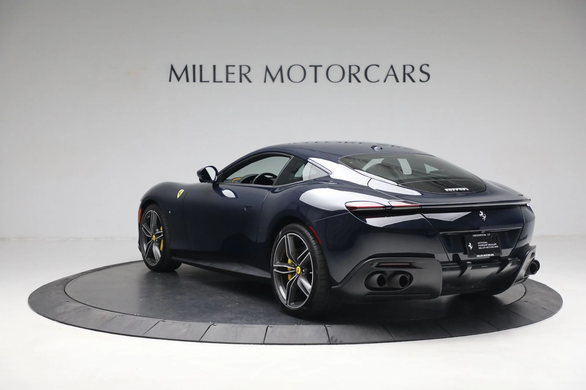 mph004_2665368100_Used_2022_Ferrari_Roma_eafd09934e