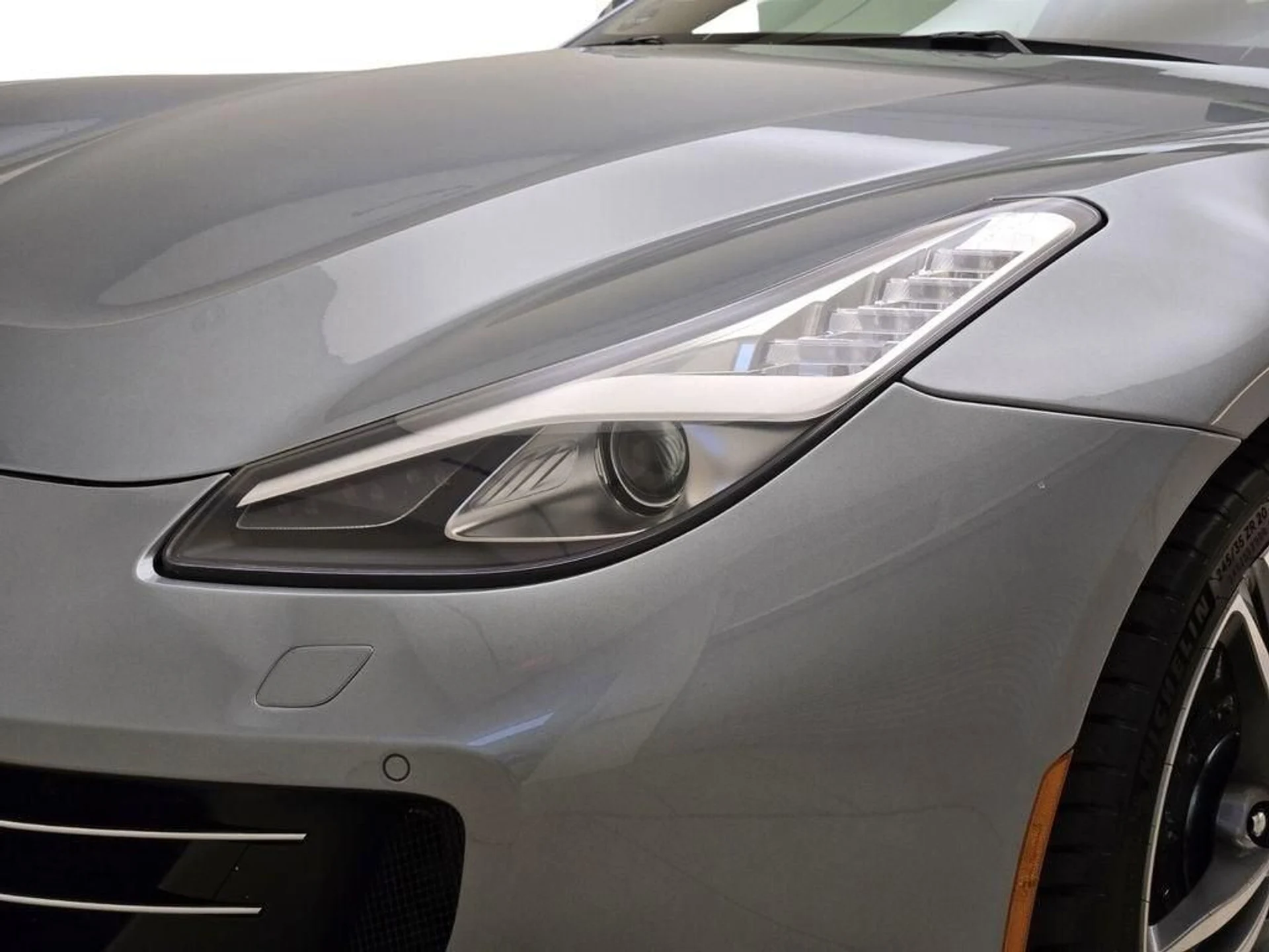 mph004_2673460179_Used_2017_Ferrari_GTC_4_Lusso_V12_1771611636_09095f3800