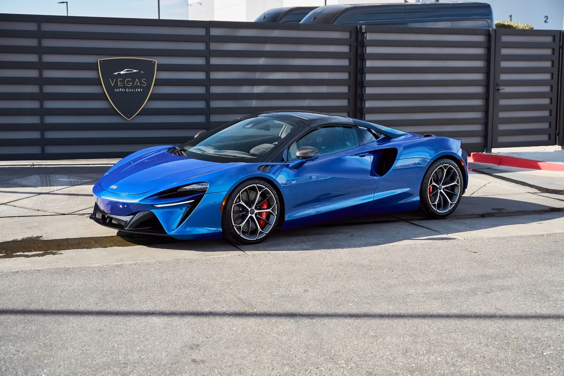 mph004_2685379200_Used_2025_Mc_Laren_Artura_1769567563_4cf97a41f4