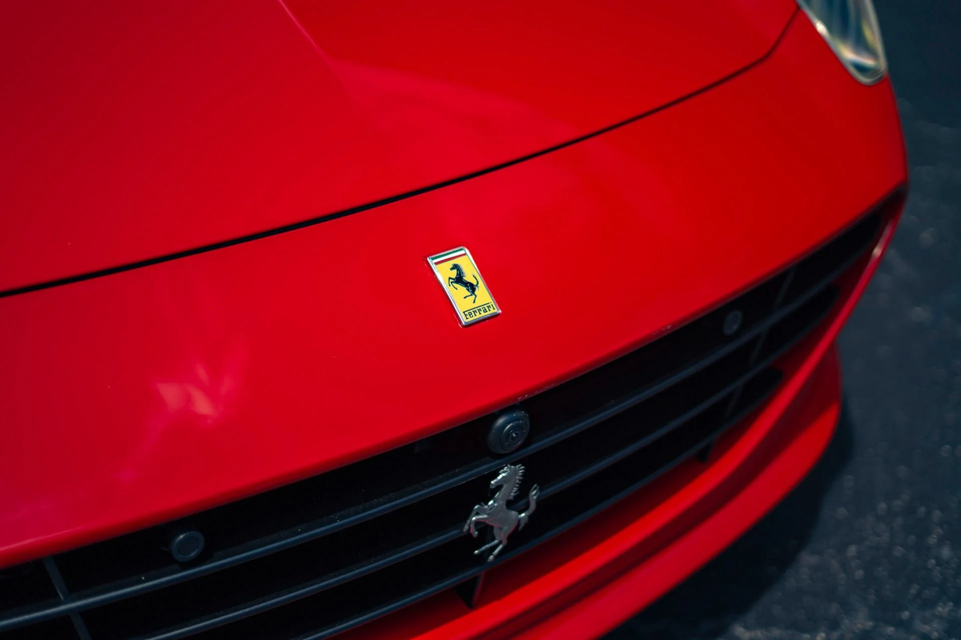 mph004_2692057183_Used_2016_Ferrari_California_T_1777481400_0d96f7c5e0