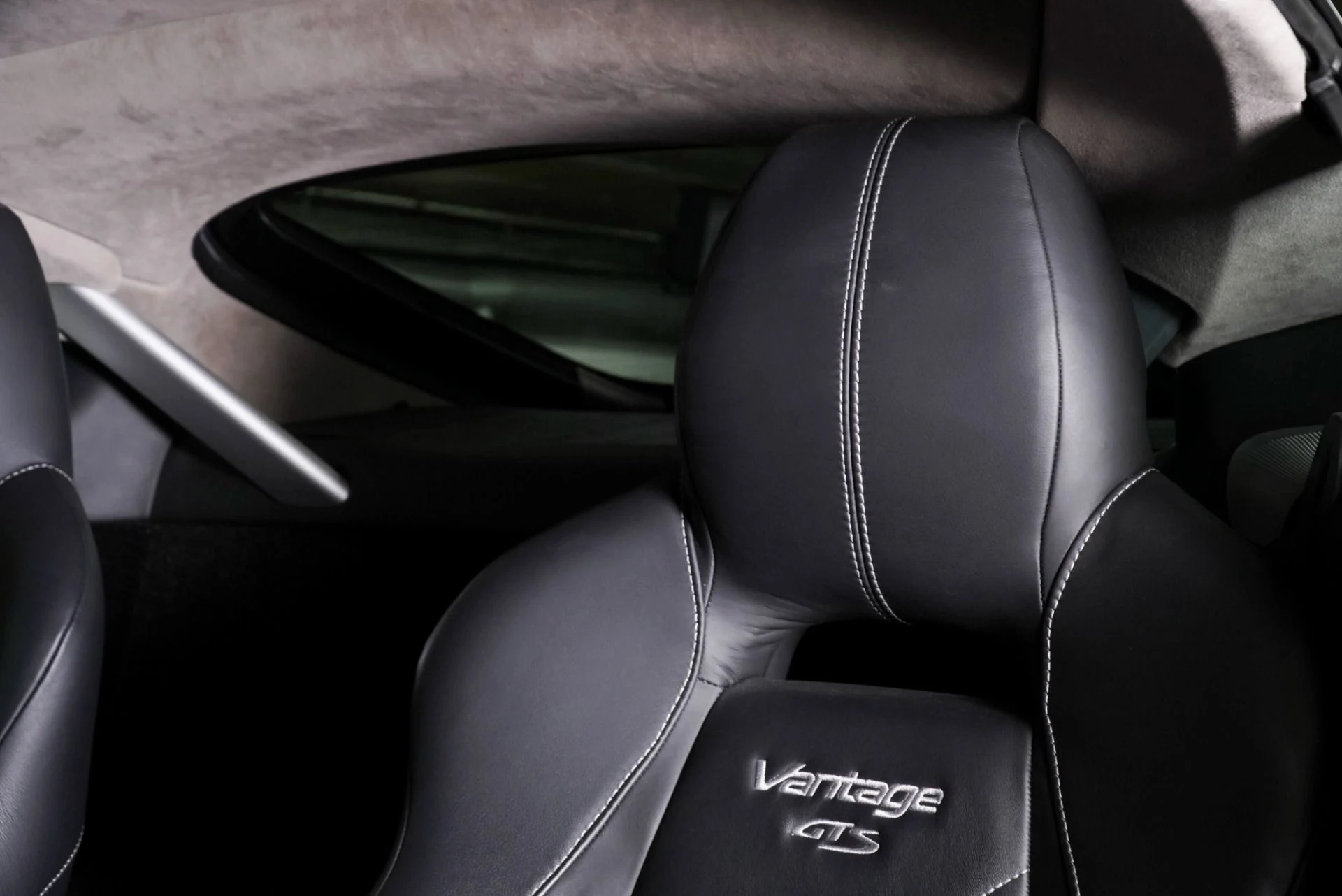 mph004_2692917051_Used_2016_Aston_Martin_V8_Vantage_S_1775836996_3c24e0818f