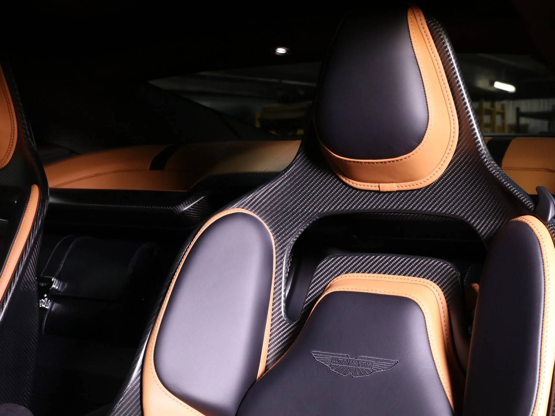 mph004_2699877010_New_2025_Aston_Martin_Vanquish_V12_1742253092_db36e80310