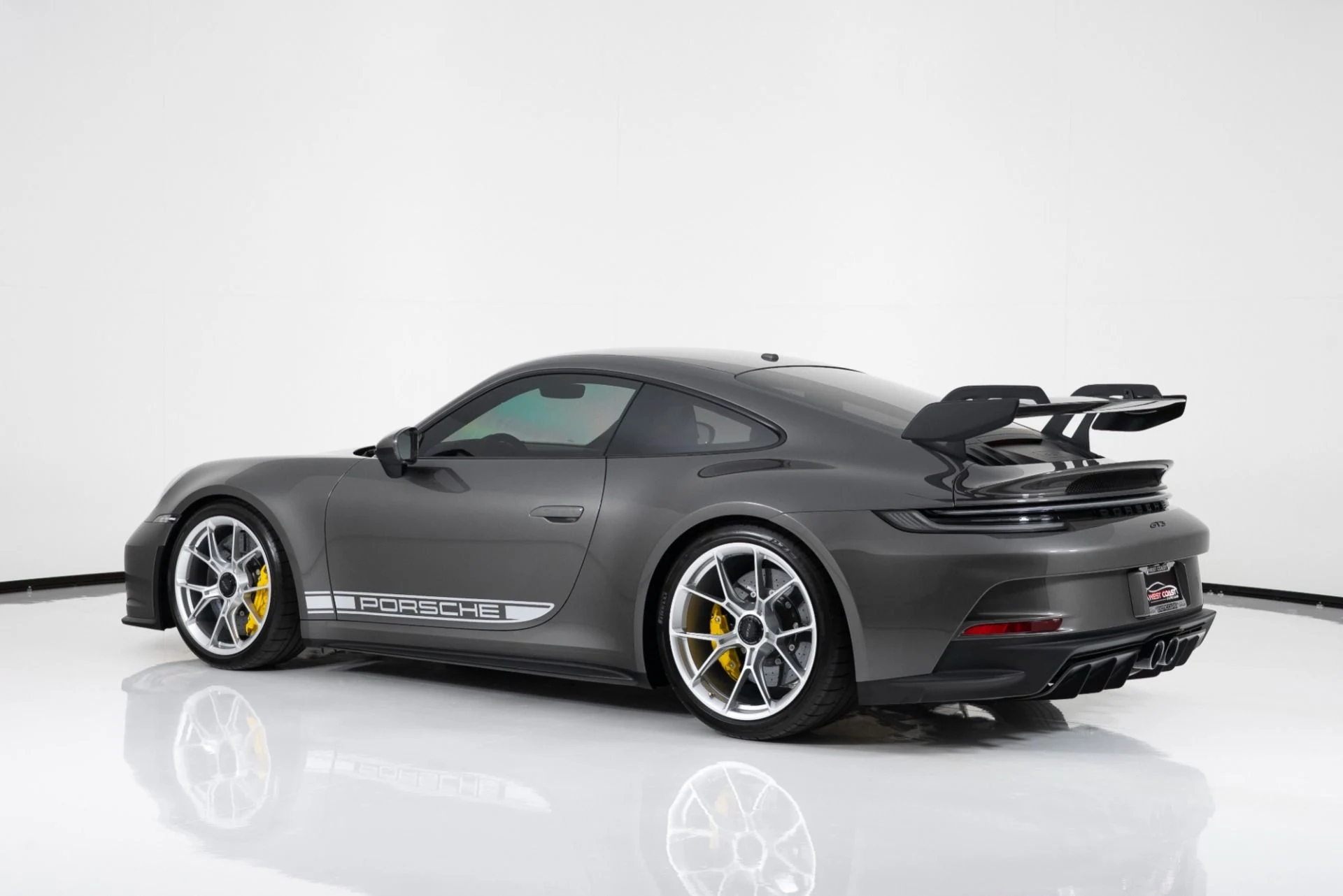 mph004_2706577591_Used_2024_Porsche_911_GT_3_1756329470_b5bd00b743