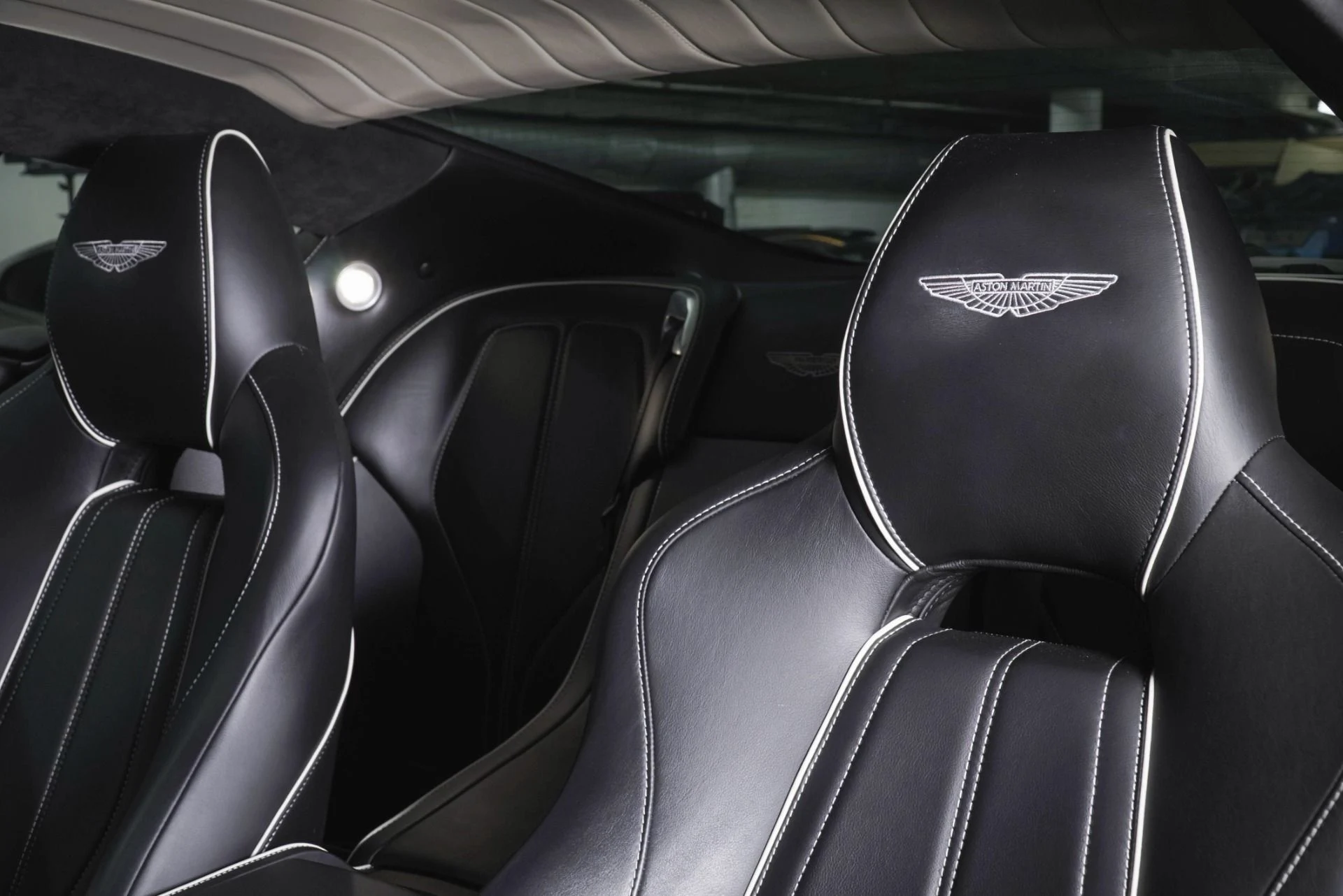 mph004_2706838559_Used_2015_Aston_Martin_DB_9_1781892849_186a6e13a5