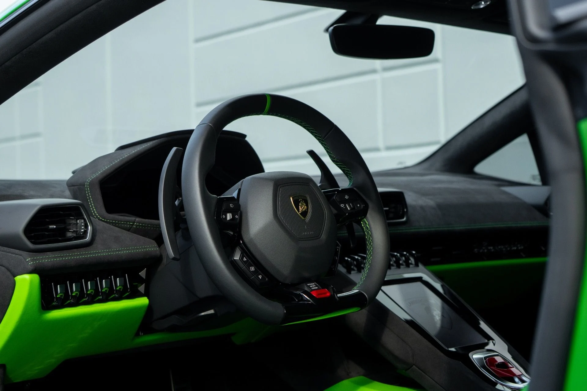 mph004_2712768891_Used_2023_Lamborghini_Huracan_Tecnica_1761058582_c3d8168216