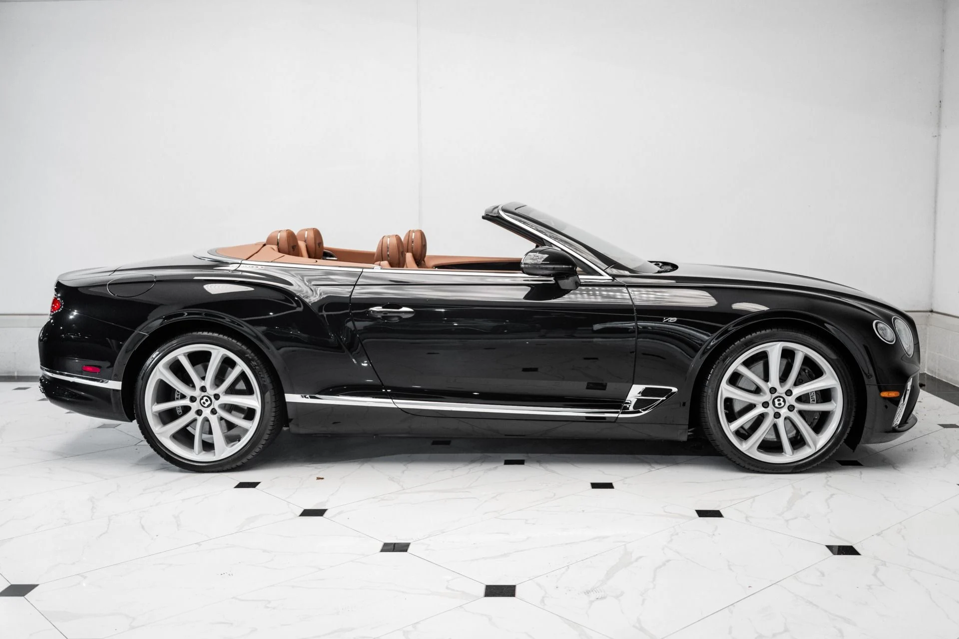 mph004_2720270342_Used_2022_Bentley_Continental_GTC_V8_1758548311_a55fe49b66