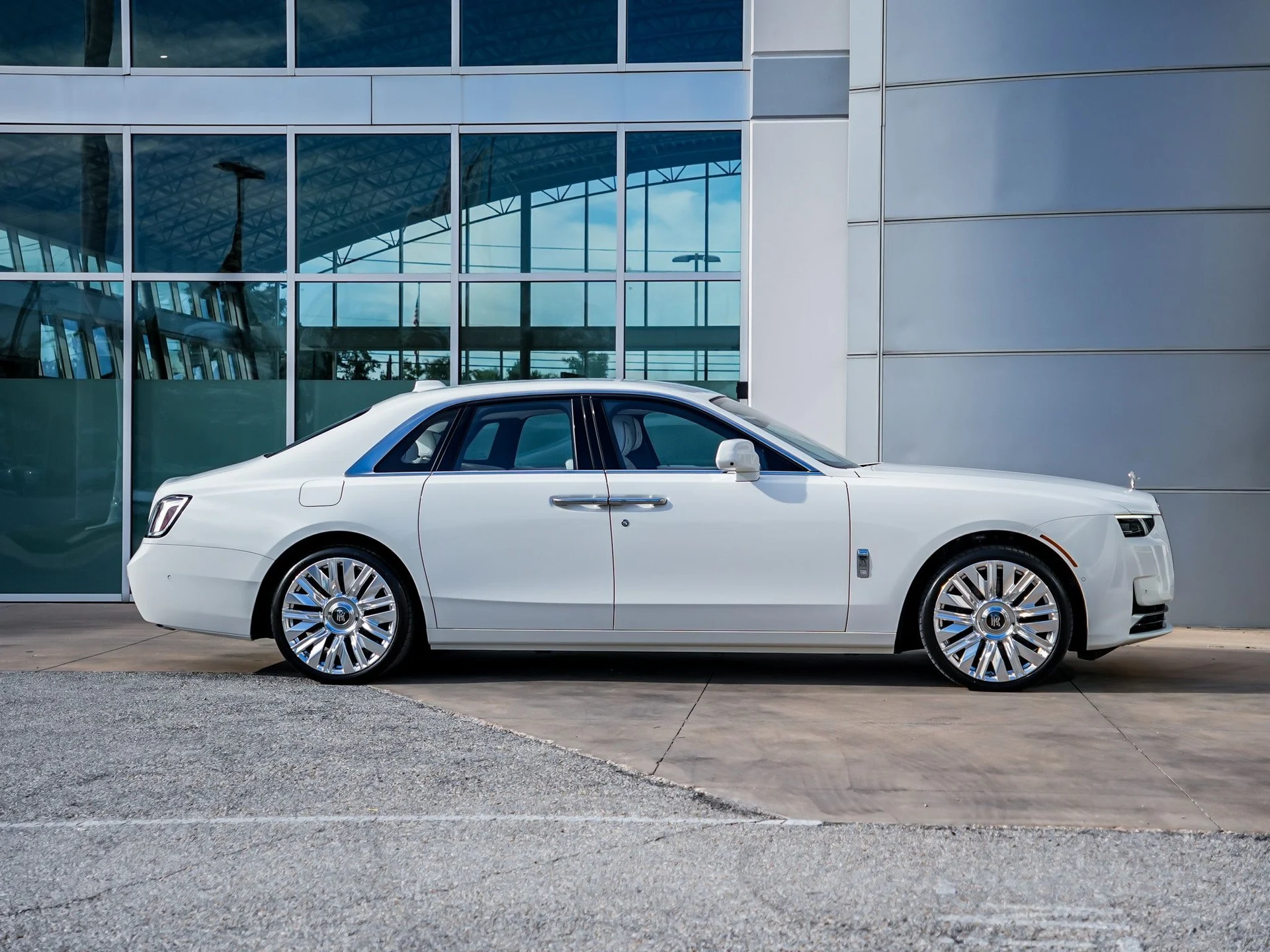 mph004_272181182_Hi_Tech_Luxury_Imports_LLC_SCA_23_GZ_00_VU_236165_image_4_e16bfcfc3f