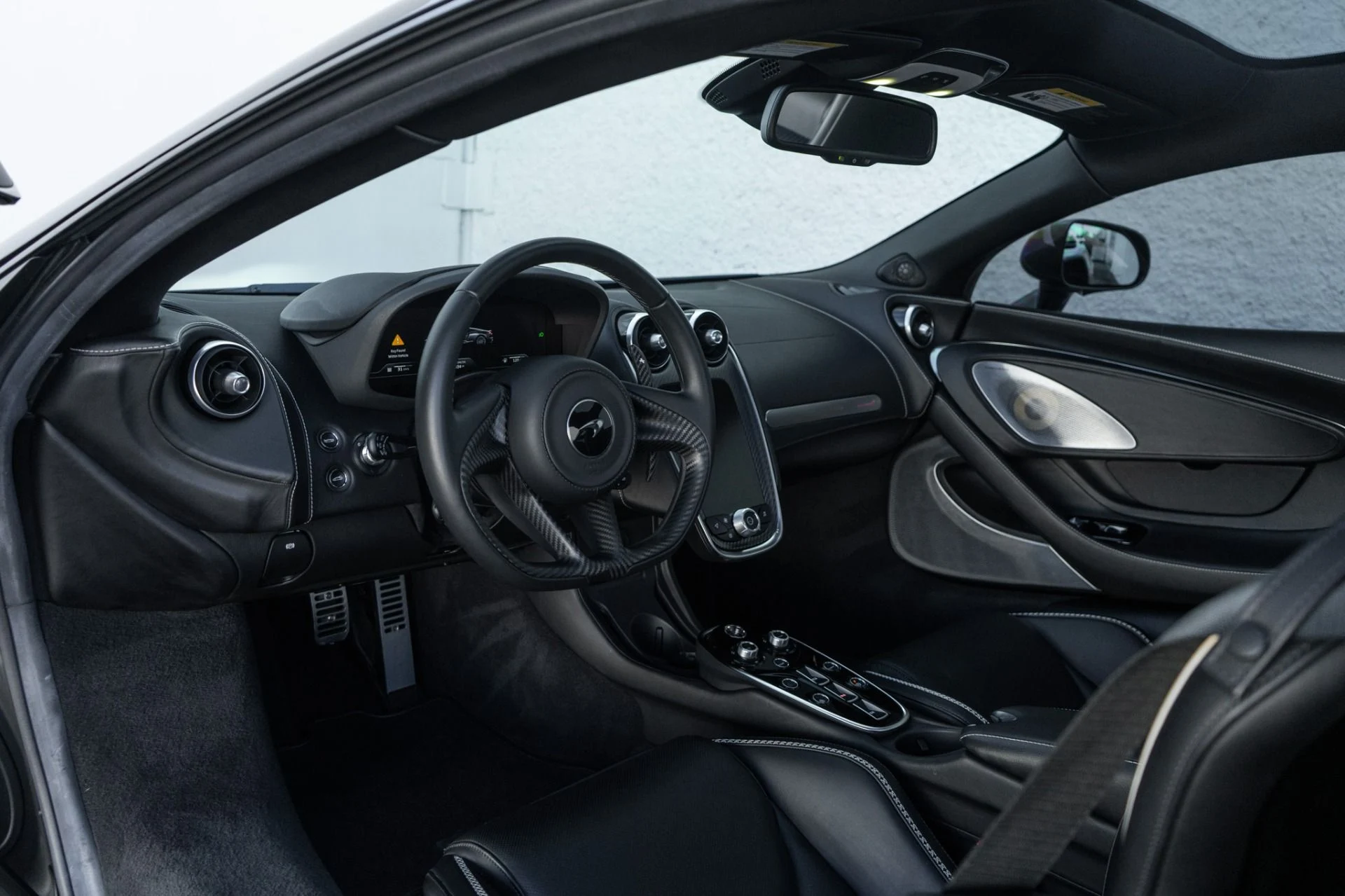 mph004_2723434332_Used_2021_Mc_Laren_GT_1775578978_fb53792255