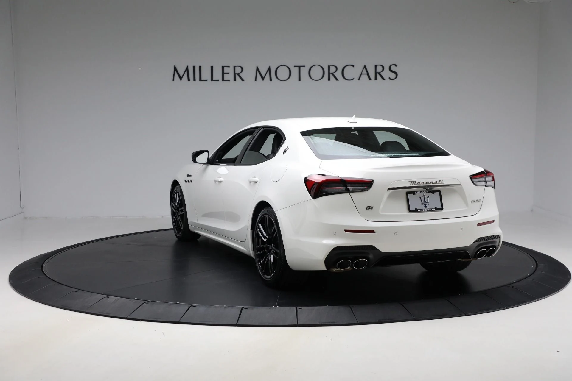 mph004_2728268812_New_2024_Maserati_Ghibli_Modena_Ultima_Q4_3ff1e470c6