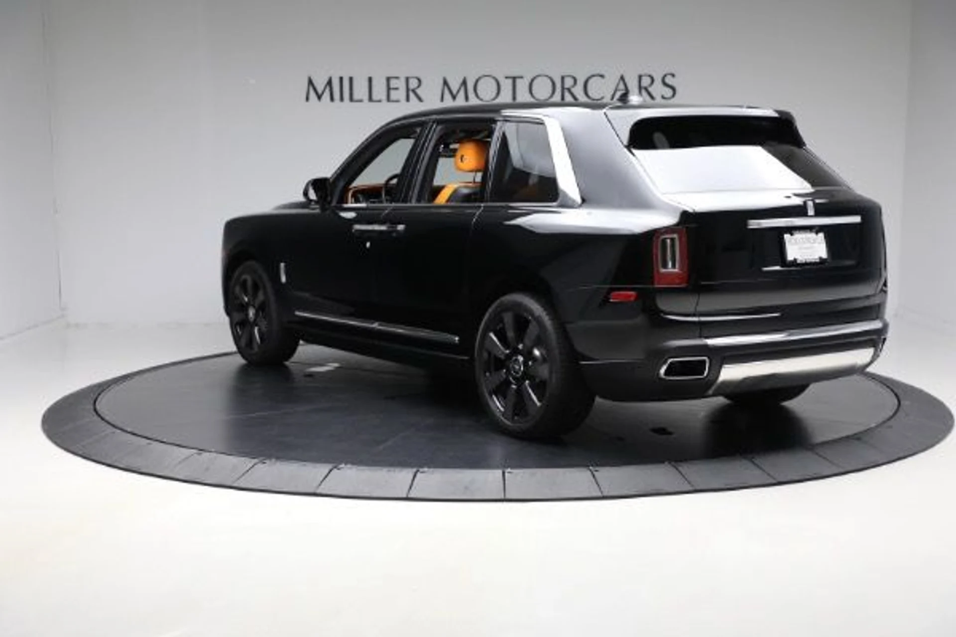 mph004_2733962345_Used_2021_Rolls_Royce_Cullinan_7b9ed5df82