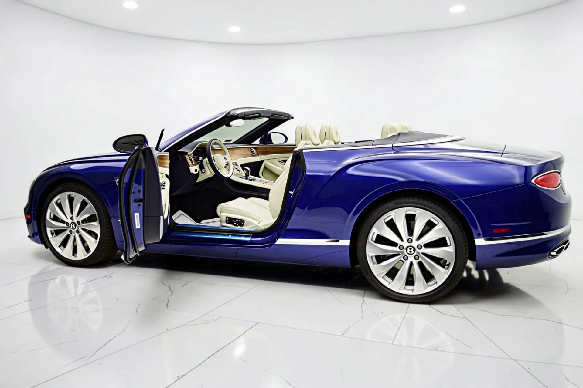 mph004_2736340586_Used_2024_Bentley_Continental_GTC_Edition_8_LEASE_OPTIONS_AVAILABLE_72c500d5ea