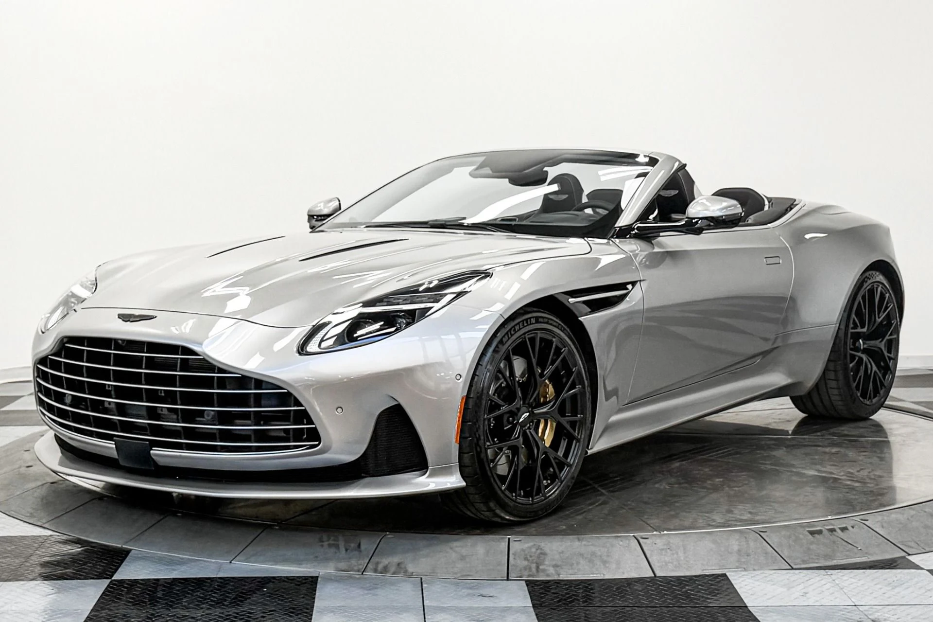 mph004_2737797392_Used_2025_Aston_Martin_DB_12_Volante_Duotone_interior_Bowers_and_Wilkins_Audio_Nearly_New_1789749797_cc4ee98f4e