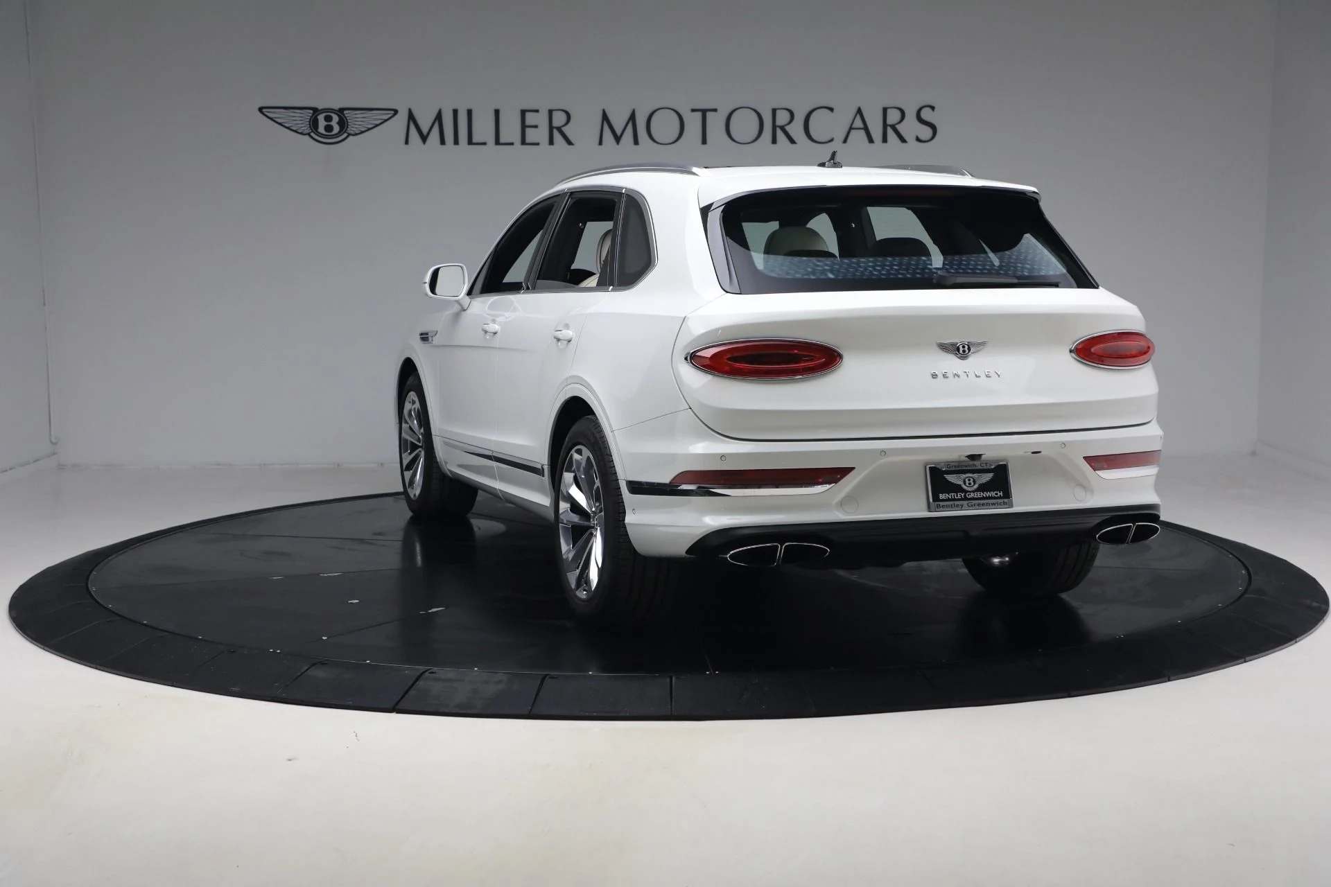 mph004_2738258092_Used_2023_Bentley_Bentayga_V8_1770421223_3a4683d39b