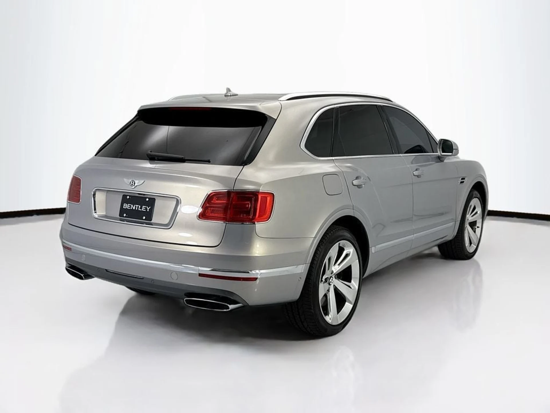mph004_2741460527_used_2018_bentley_bentayga_8119_23013239_5_1024_43bdc7a603