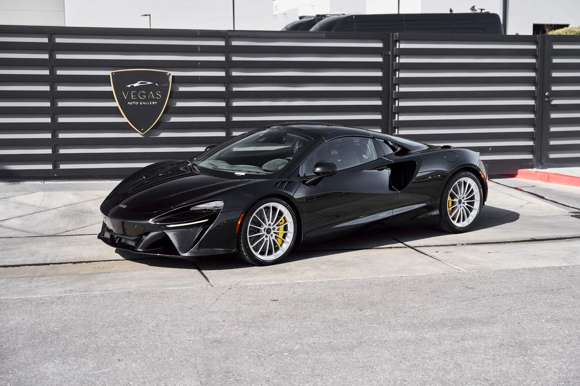 mph004_2743690700_Used_2025_Mc_Laren_Artura_Performance_1772246865_bef4a71643