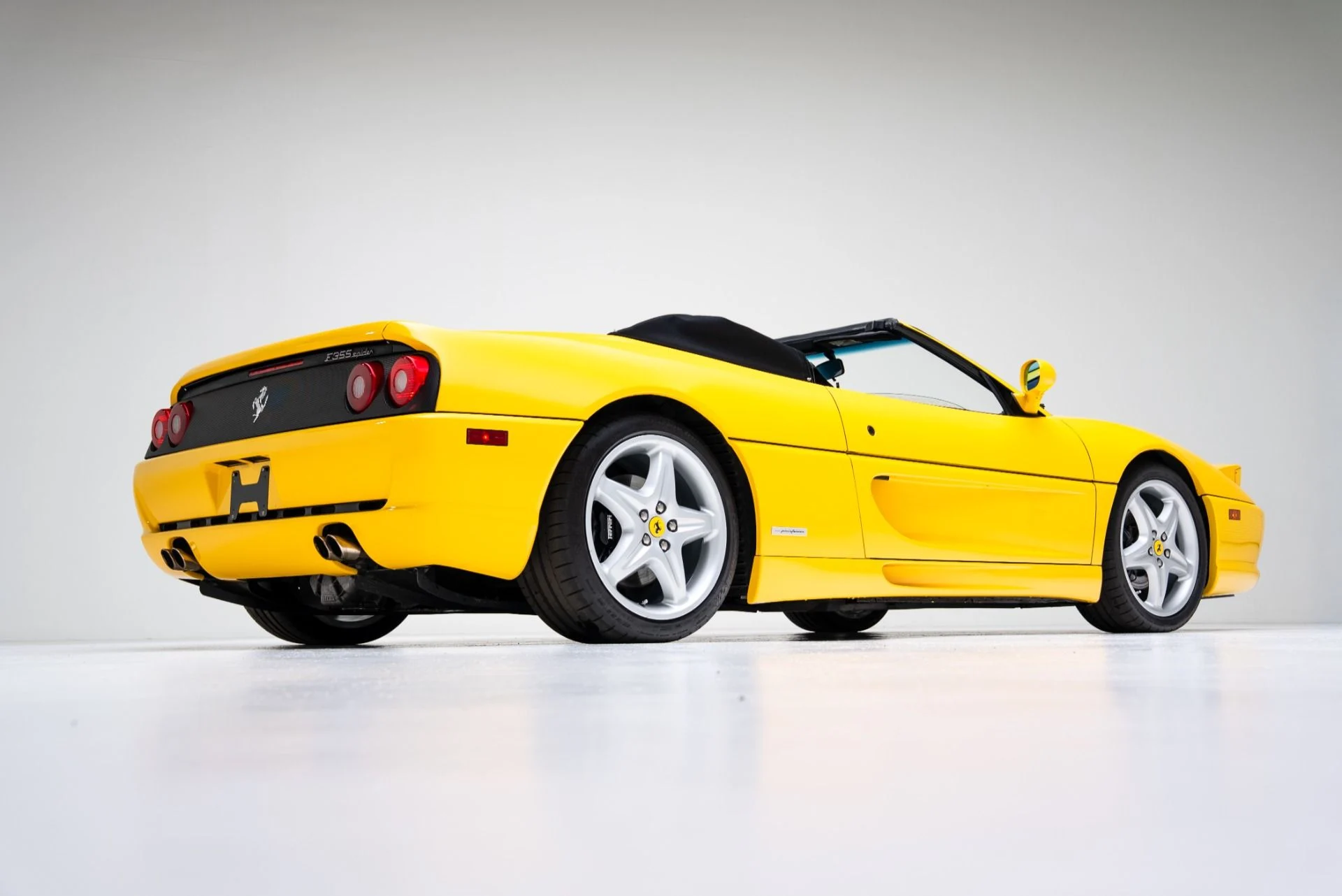 mph004_2746580392_Used_1997_Ferrari_F355_Spider_1769636442_679e5d32c2