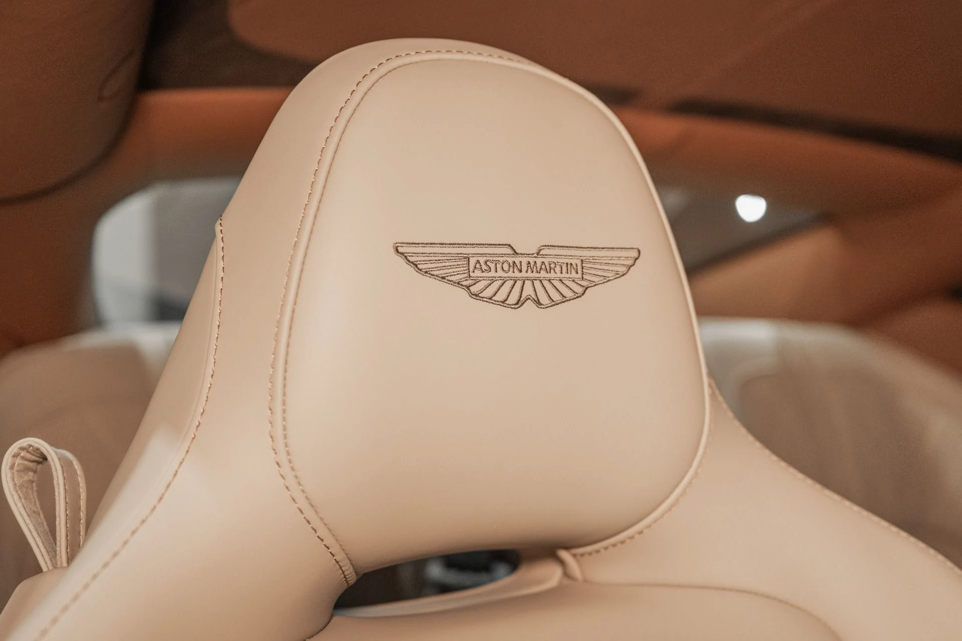 mph004_2748089546_Used_2025_Aston_Martin_DB_12_V8_1762356826_3c081ecd11