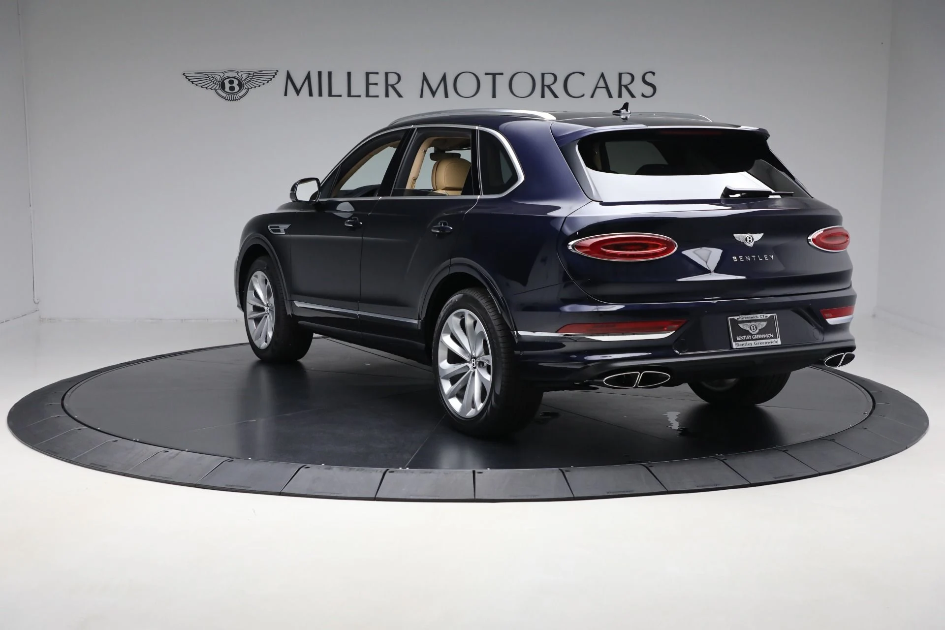 mph004_275523851_New_2025_Bentley_Bentayga_V8_0d585e4711