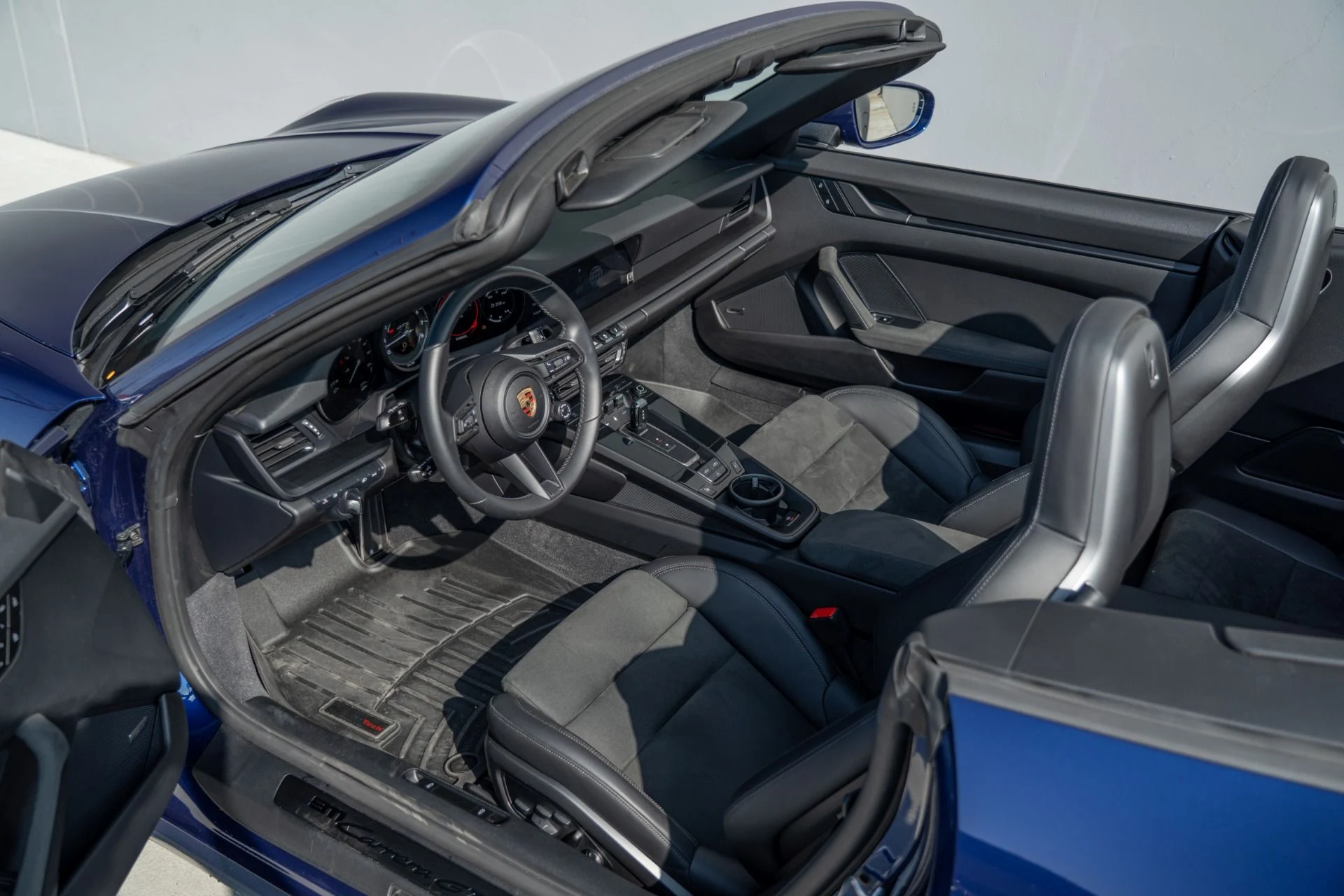 mph004_2756007056_Used_2024_Porsche_911_Carrera_GTS_1761603170_32694a17fe