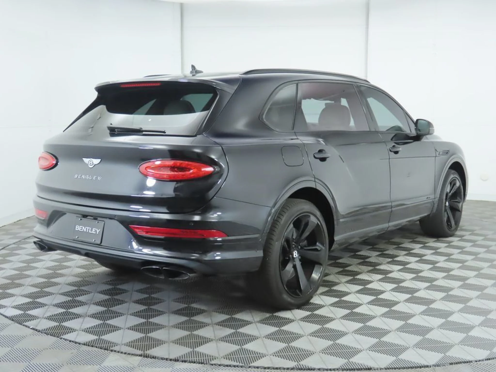 mph004_2761126726_used_2023_bentley_bentayga_ewb_8119_22900823_5_1024_afcbccd141
