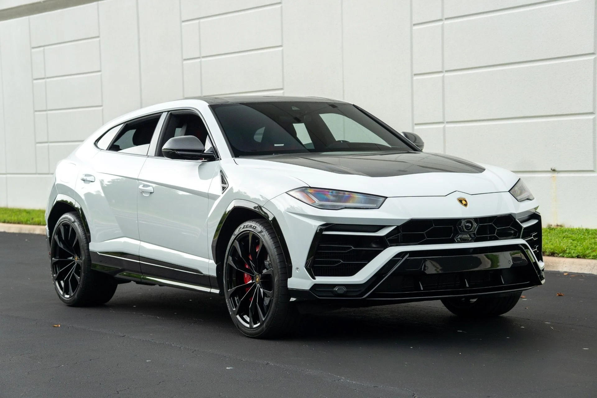 mph004_276653511_Used_2022_Lamborghini_Urus_1758159837_9e30f21d7e