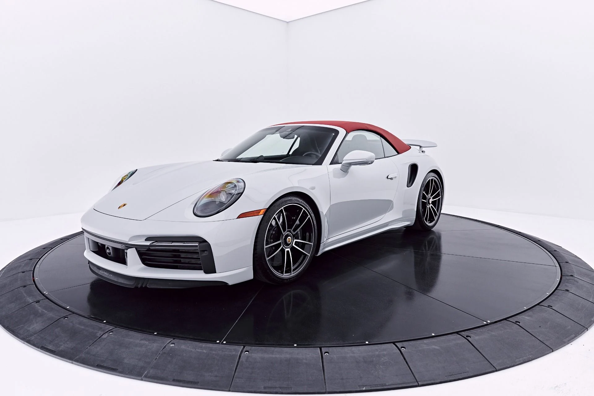 mph004_2773776717_Used_2024_Porsche_911_Turbo_S_1782870622_b56c63d34f