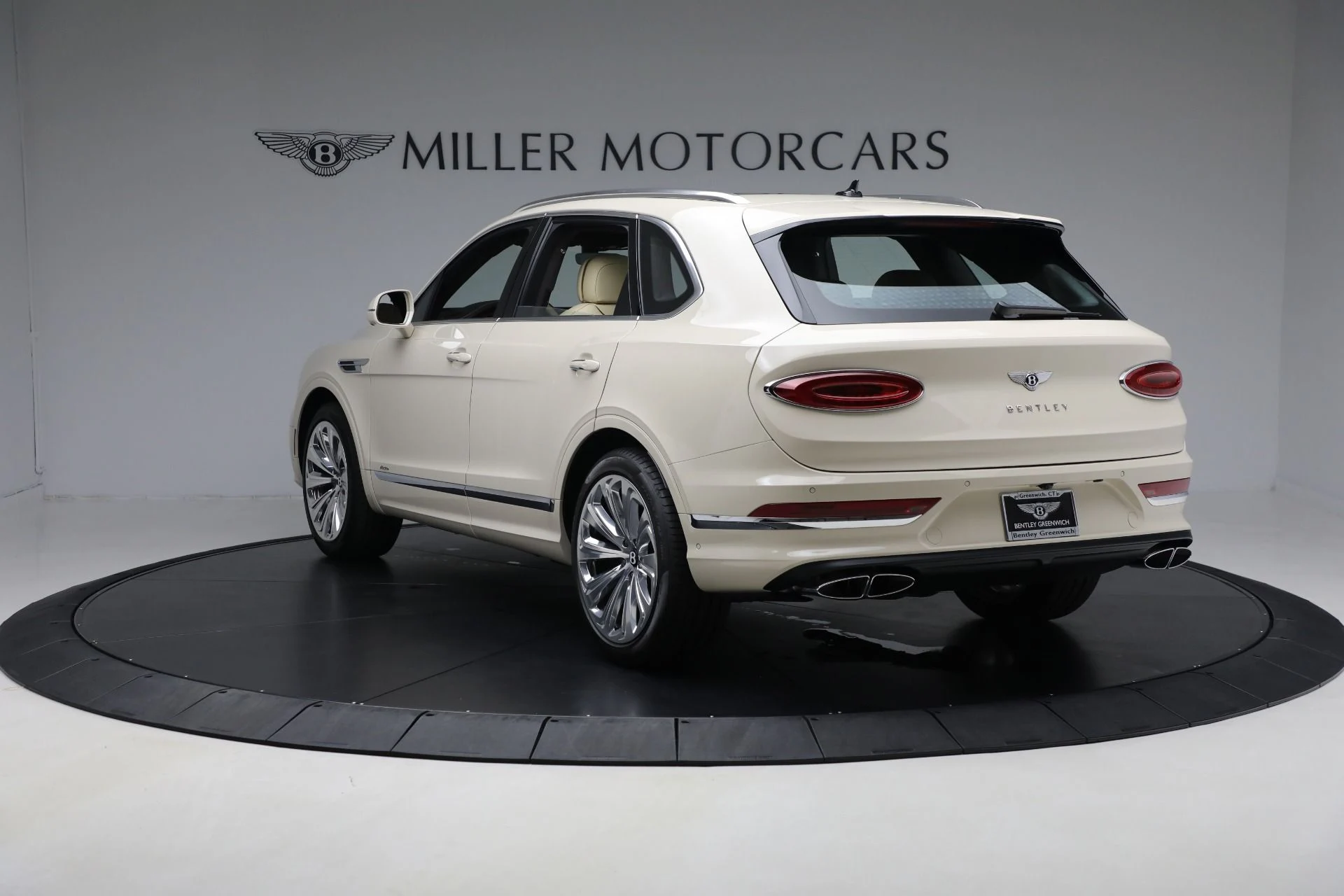 mph004_277405361_New_2025_Bentley_Bentayga_Azure_V8_20023b7972