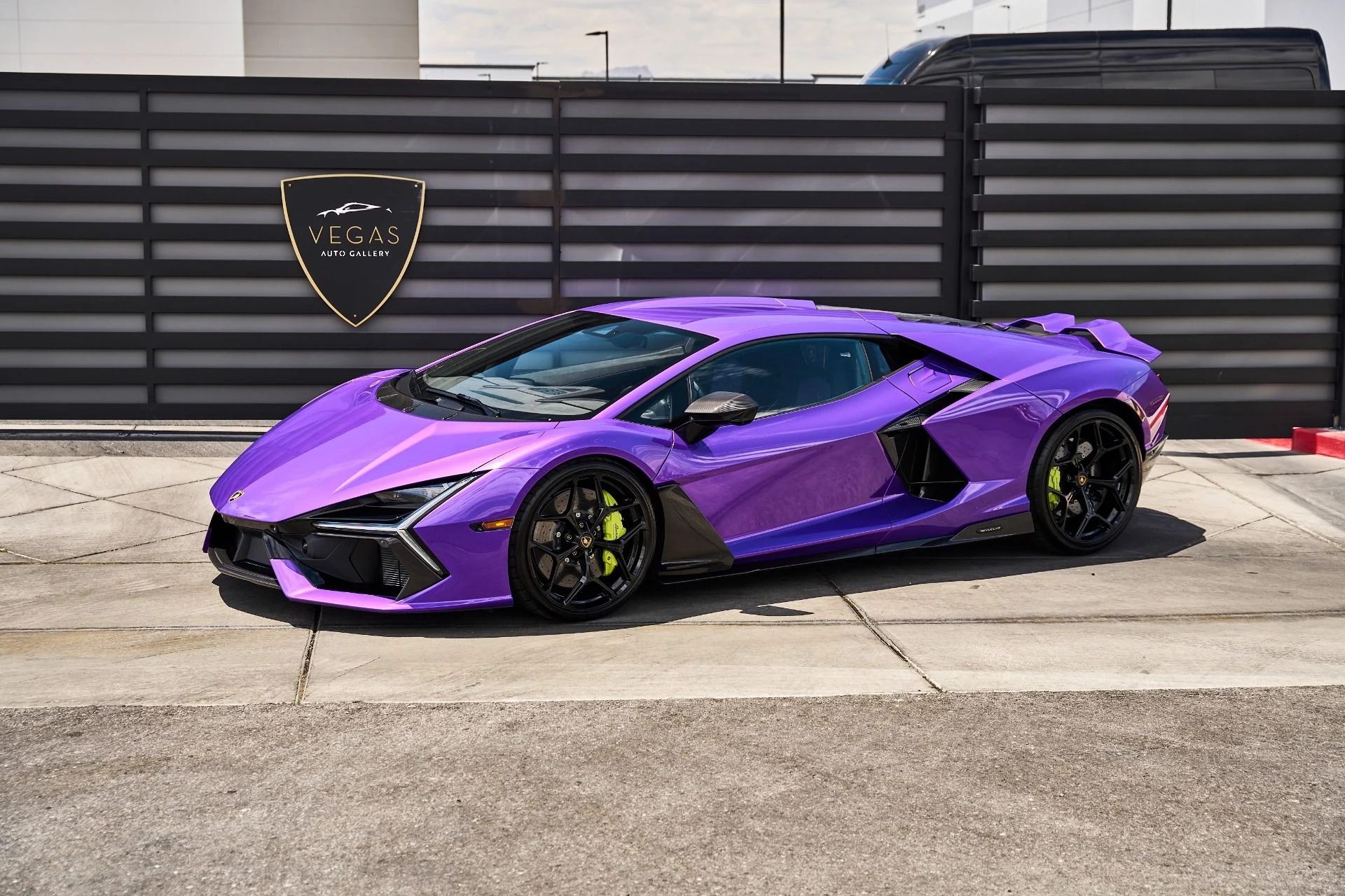 mph004_2780557330_Used_2025_Lamborghini_Revuelto_Base_1784242588_859c5a778e