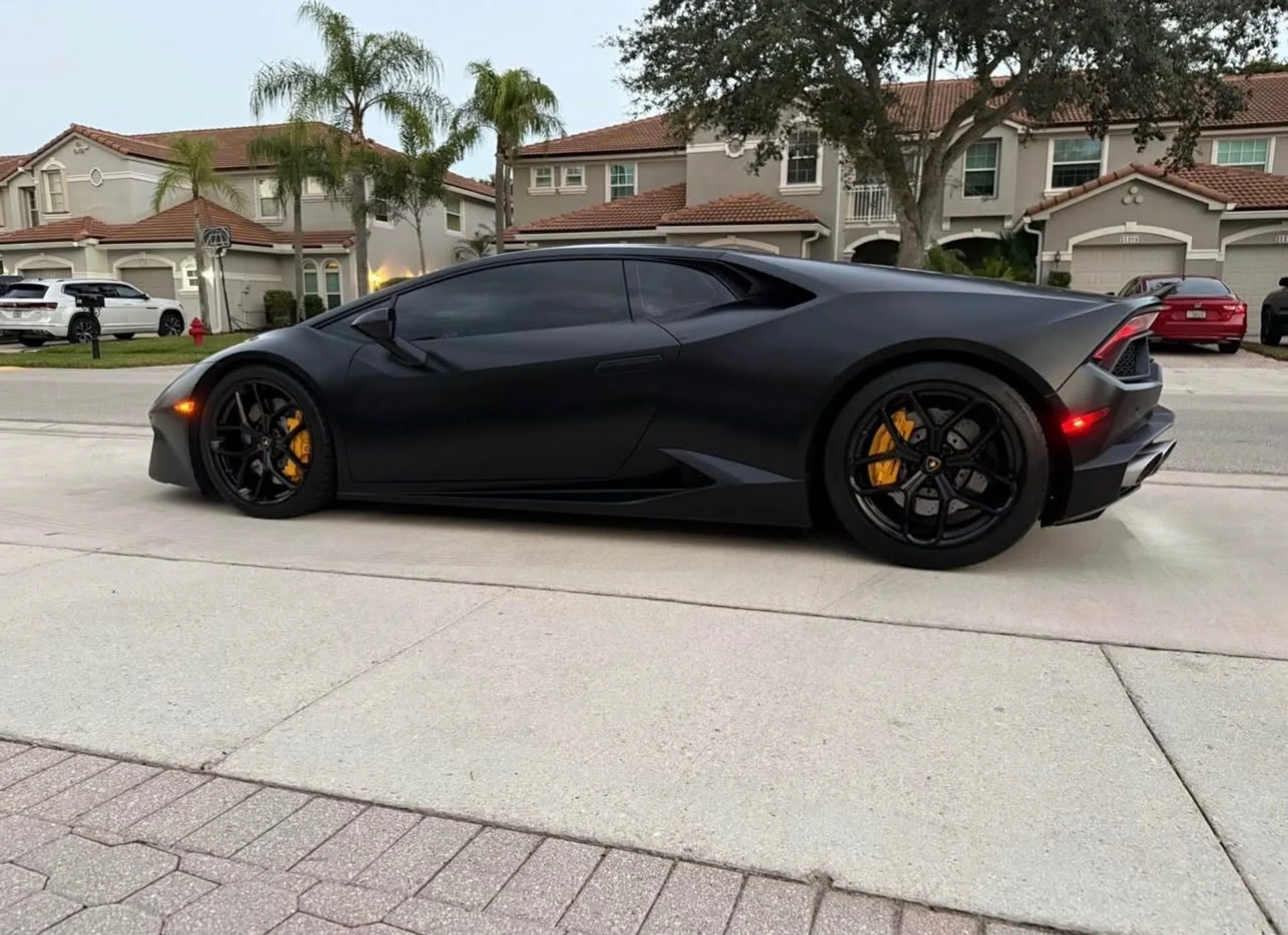 mph004_2786646446_Used_2016_Lamborghini_Huracan_LP_580_2_1769614540_0dc0f2bdc4