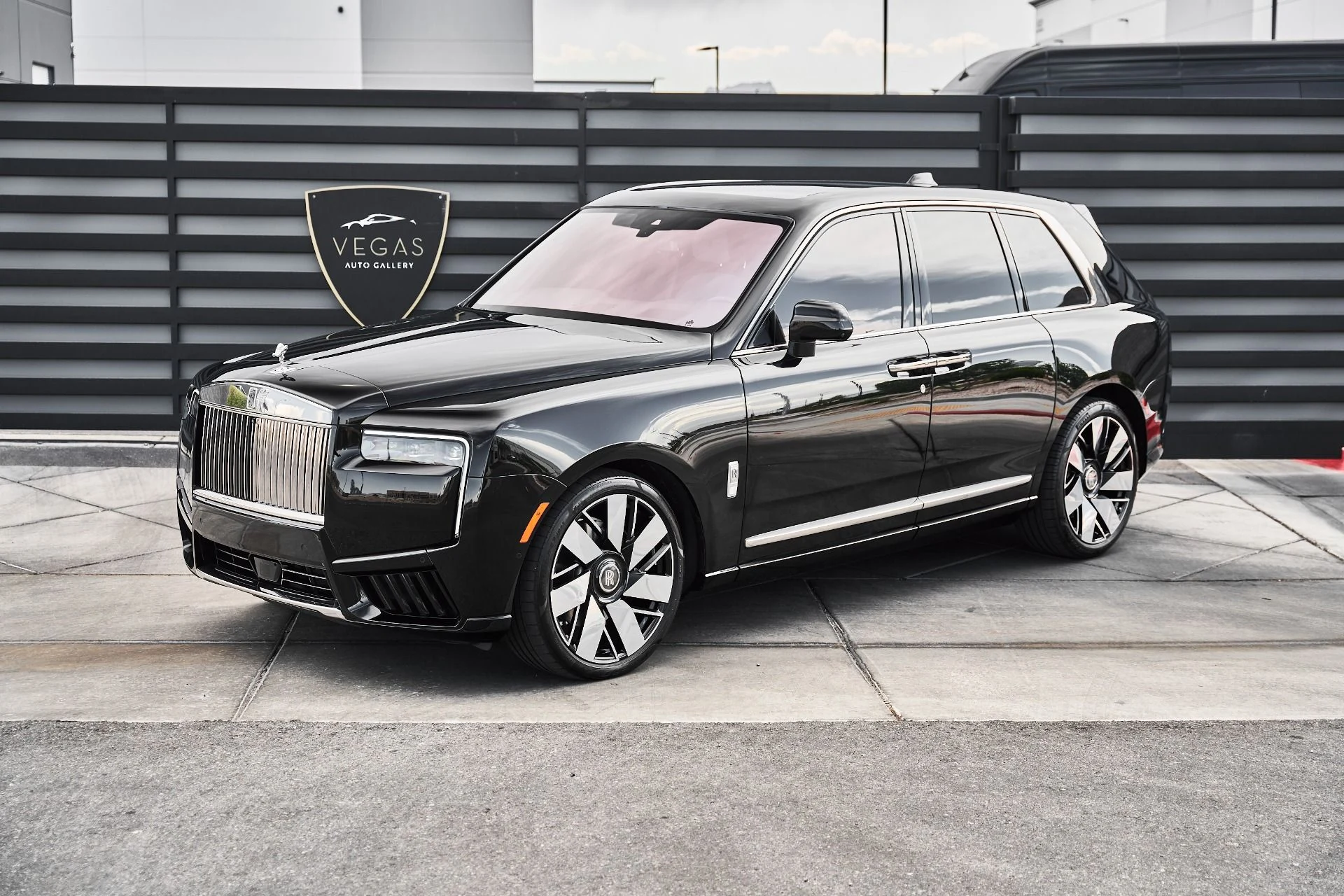 mph004_2796026998_Used_2025_Rolls_Royce_Cullinan_1786122748_17c44290da