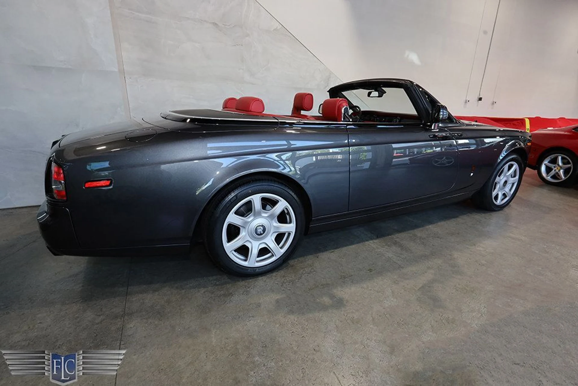 mph004_2798696049_used_2017_rolls_royce_phantom_drophead_coupe_9689_23040582_5_1024_cbf98480cc