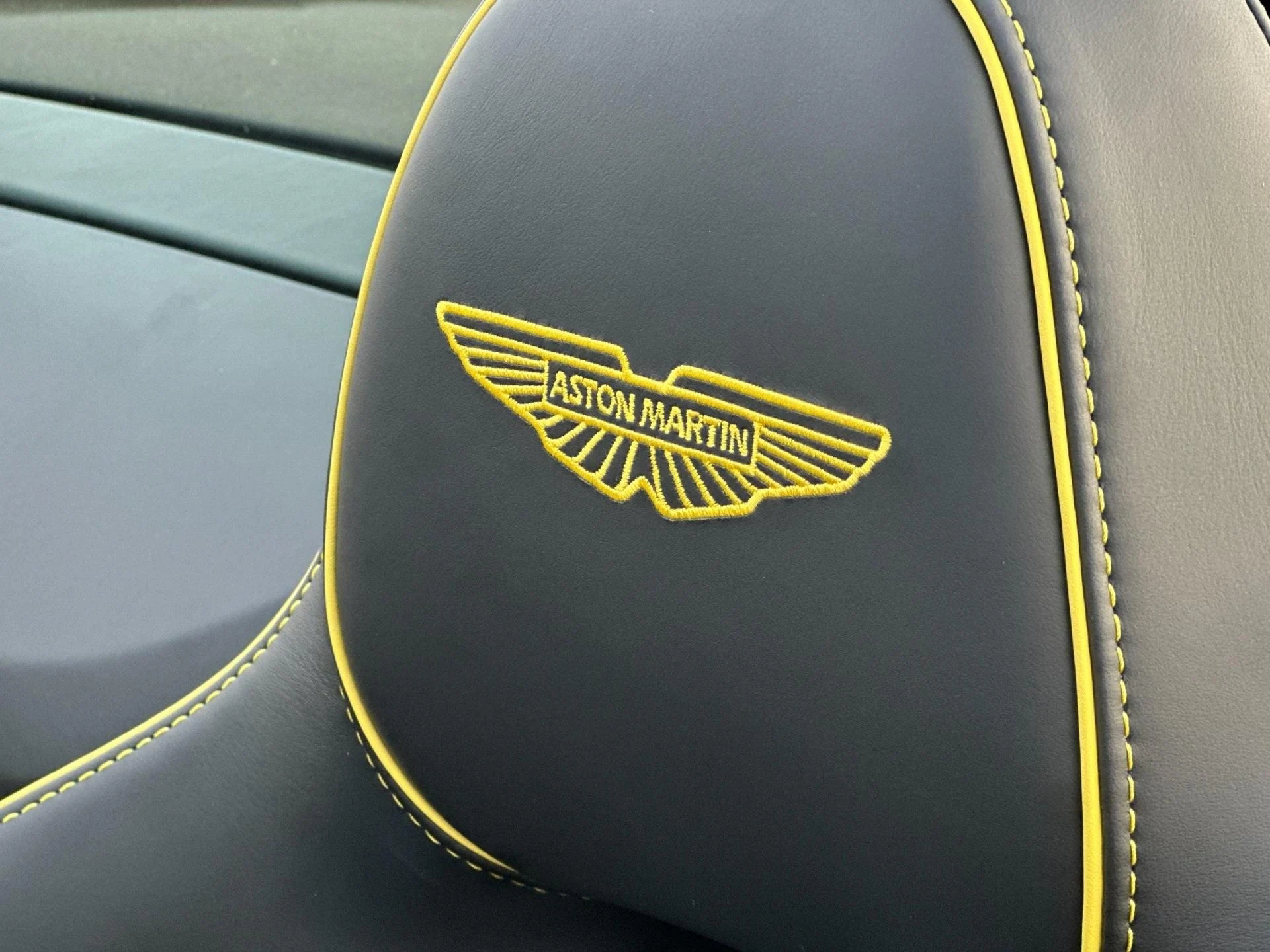 mph004_2798928293_New_2026_Aston_Martin_Vantage_Roadster_1764774686_ea9100f9d1